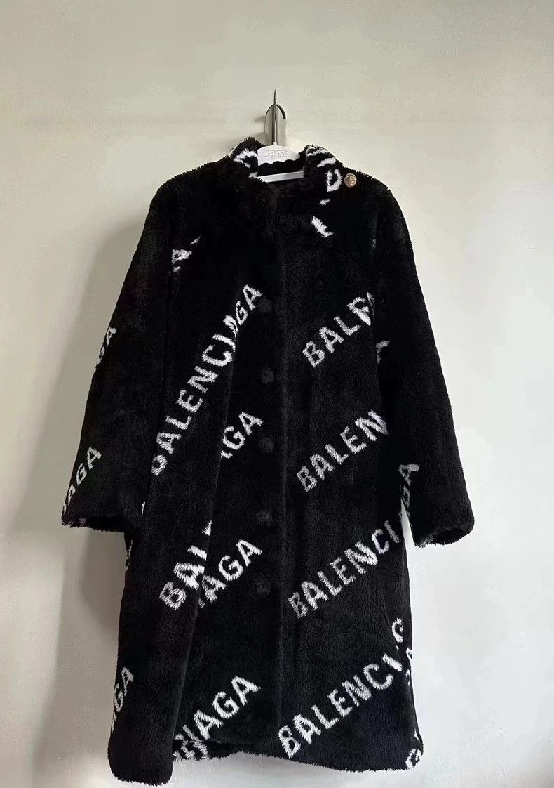 Balenciaga Balenciaga size 34 Full print teddy coat Size S / US 4 / IT 40 - 1 Thumbnail