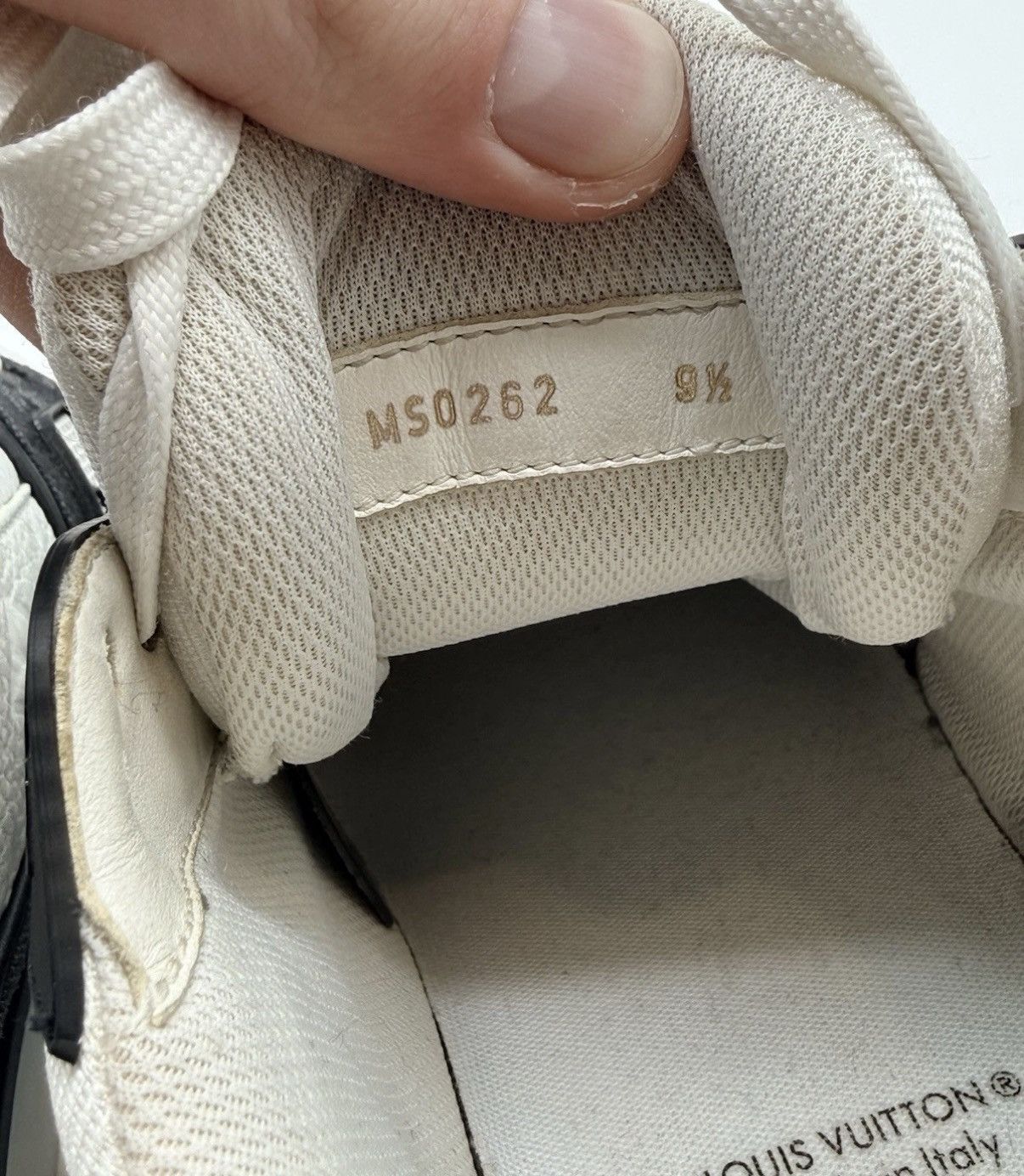Louis Vuitton Size 10.5 - Louis Vuitton Trainer Low Black Size US 10.5 / EU 43-44 - 7 Thumbnail