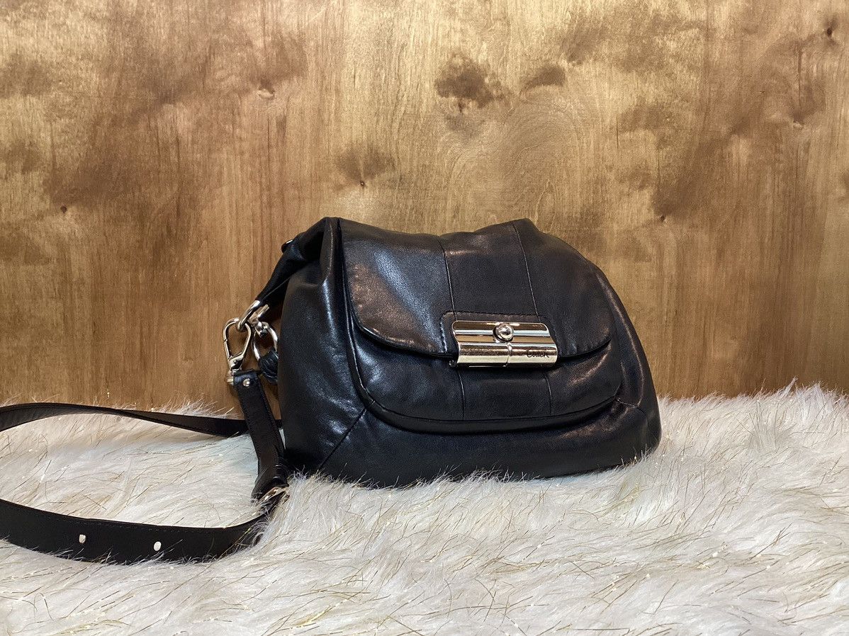 Coach Black Coach Shoulder Bag Size ONE SIZE - 1 Thumbnail