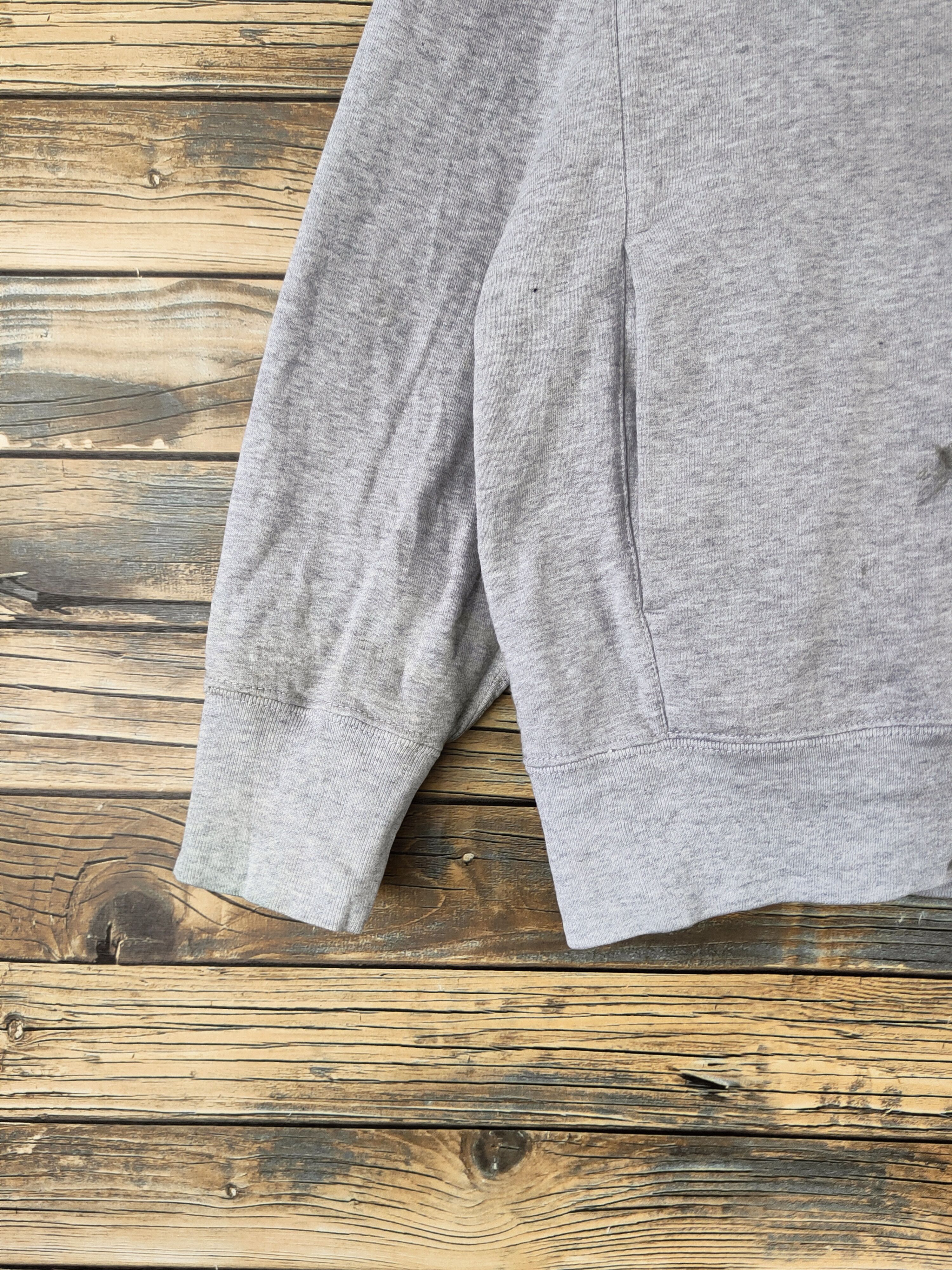 Uniqlo Distressed and Faded stuff by Uniqlo Gray Hoodie Sweatshirt Size US L / EU 52-54 / 3 - 5 Thumbnail