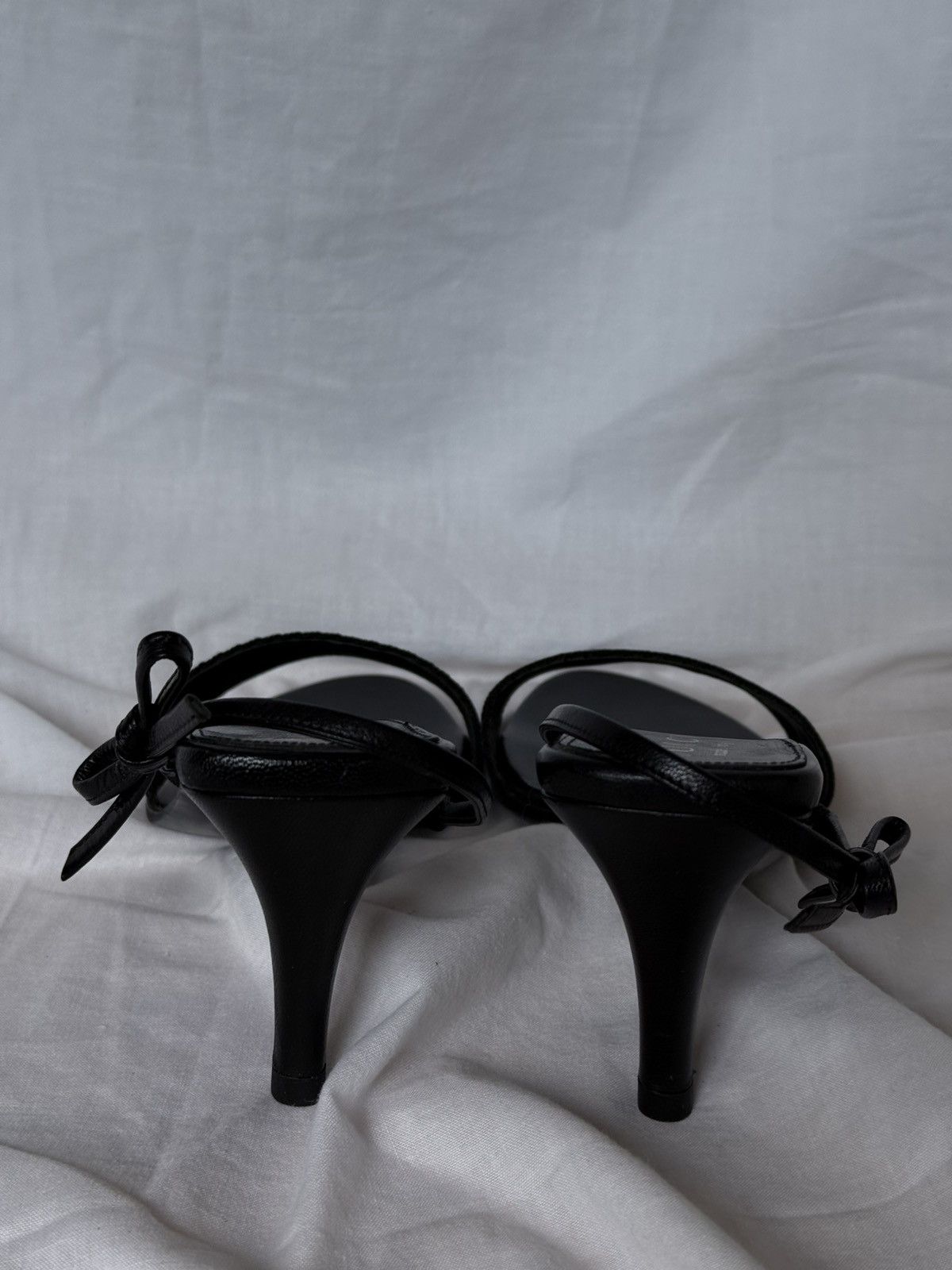 Gucci Gucci Black Leather Mules Sandals Bows Size US 7 / IT 37 - 7 Thumbnail