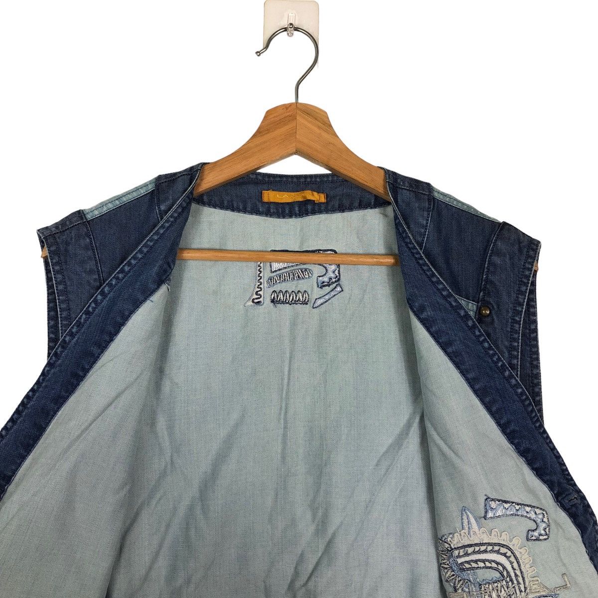 Japanese Brand 🔥Vintage Vest Lancel Spell Out Cartoon Network Size US M / EU 48-50 / 2 - 11 Thumbnail
