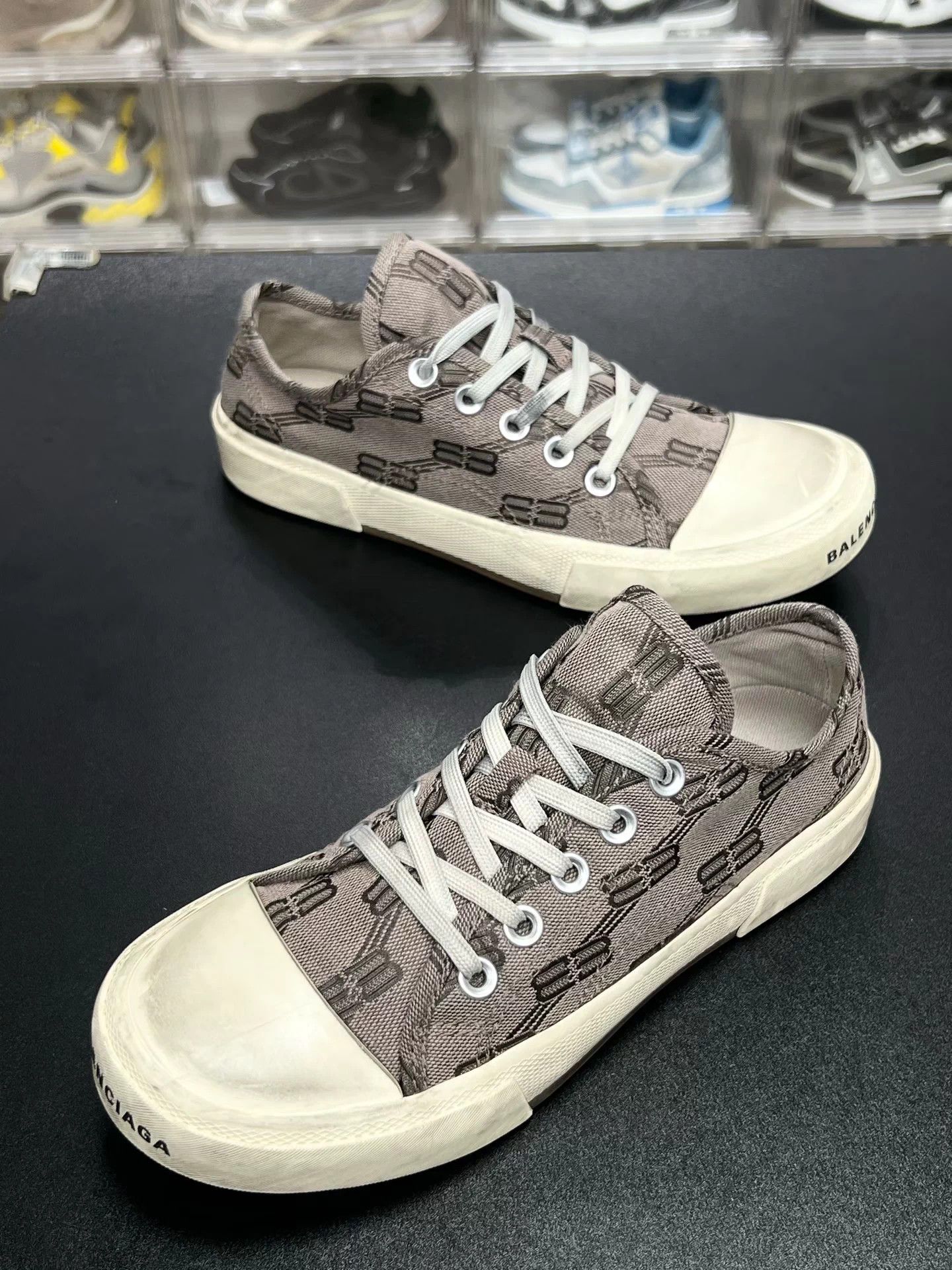 Balenciaga Balenciaga Paris low top 38 distressed like new Size US 7.5 / IT 37.5 - 1 Thumbnail