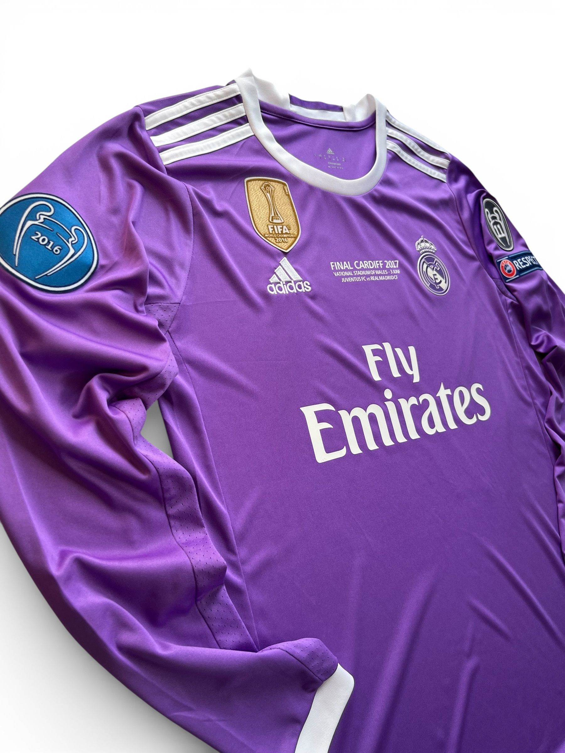 Adidas Real Madrid 2016/2017 Away Purple Ronaldo 7 A15159 Size US M / EU 48-50 / 2 - 5 Thumbnail
