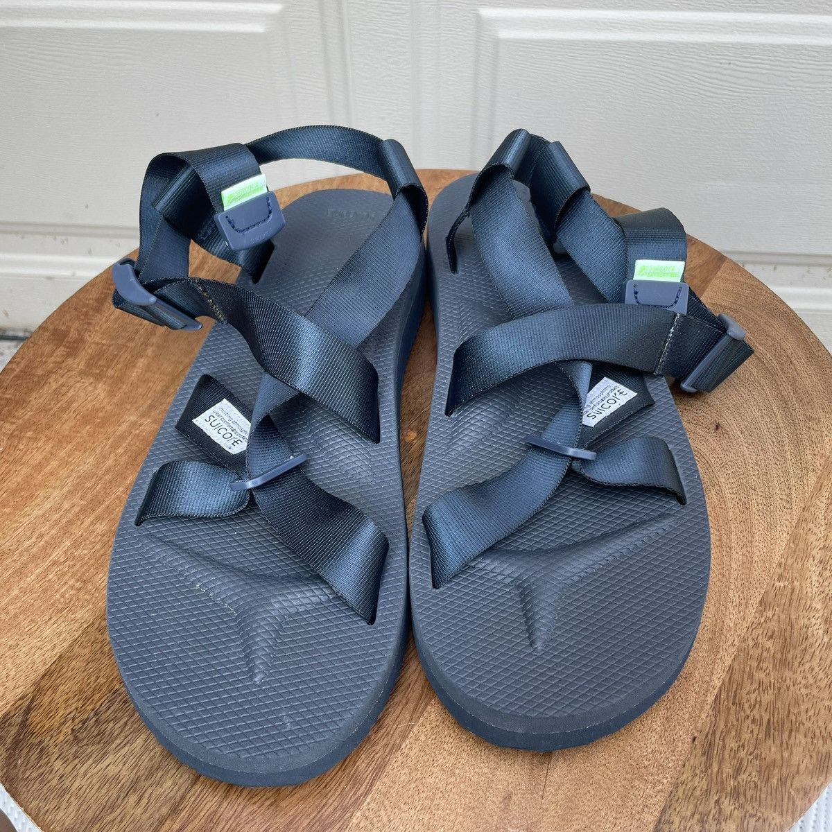 Suicoke unisex CHIN2-Cab Strappy Japanese Sandals in Navy