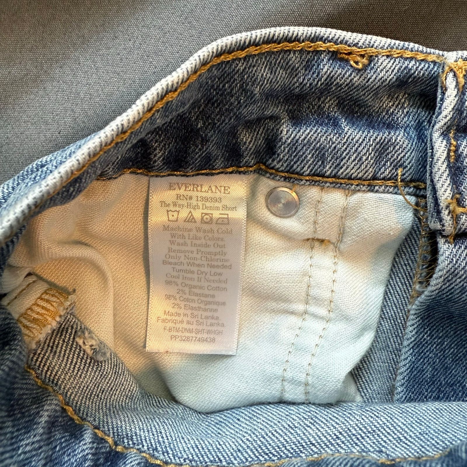 Everlane Everlane The Way High Denim Short, Sz 26, High Rise. Lt Wash Size 26" / US 2 / IT 38 - 5 Thumbnail