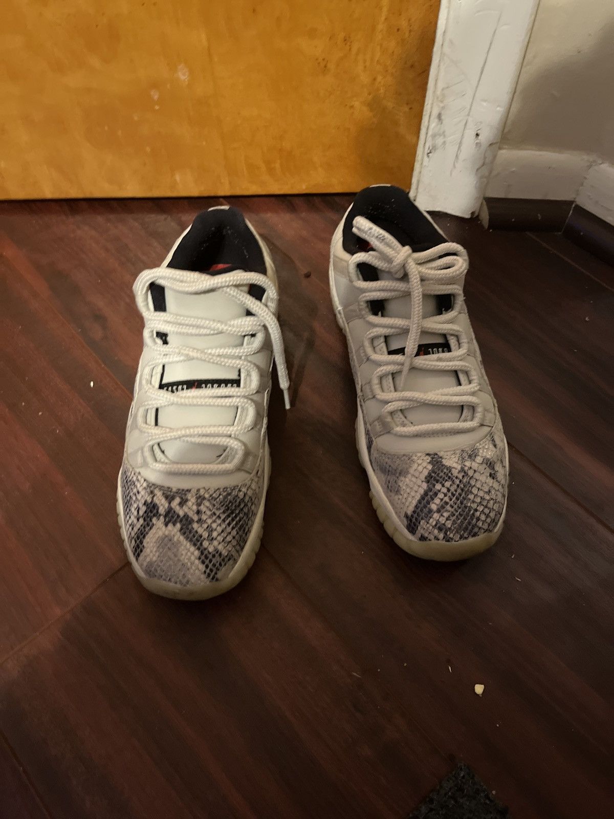Jordan Brand Air Jordan 11 Size US 7 / EU 40 - 2 Thumbnail