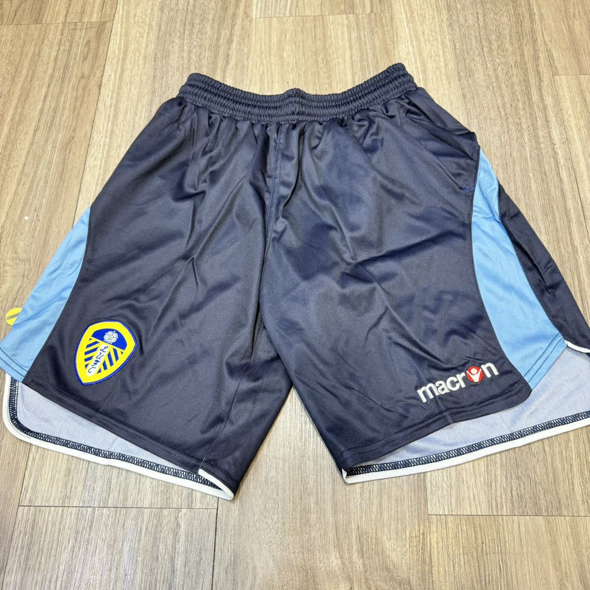 Macron Leeds United 08/09 Longsleeves set (Bnwt) Size US XS / EU 42 / 0 - 8 Thumbnail