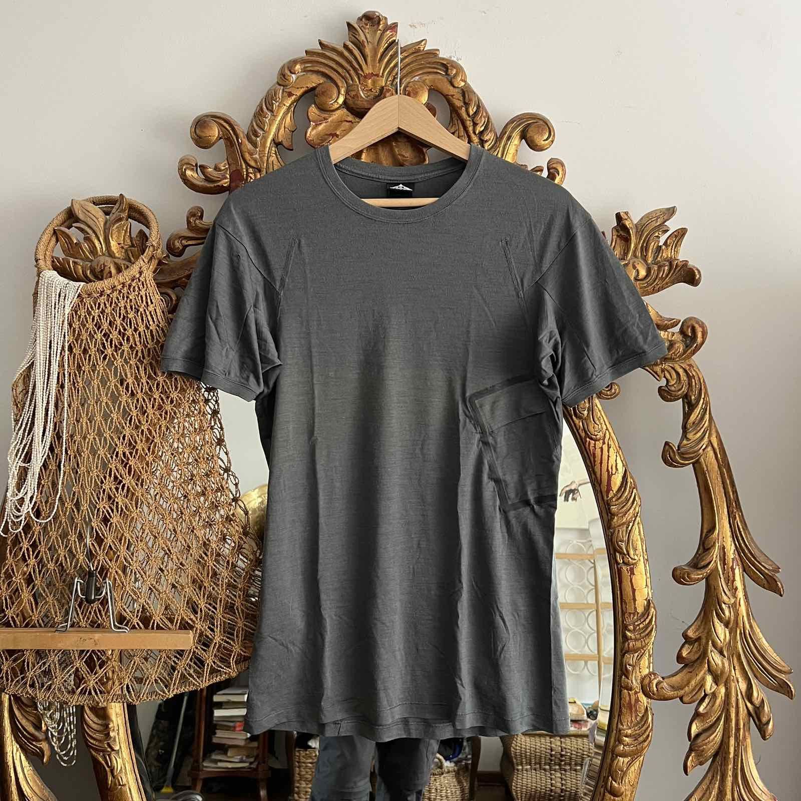 Nike ACG Nike NikeLab ACG Pocket T Shirt Sz S Size US S / EU 44-46 / 1 - 1 Thumbnail