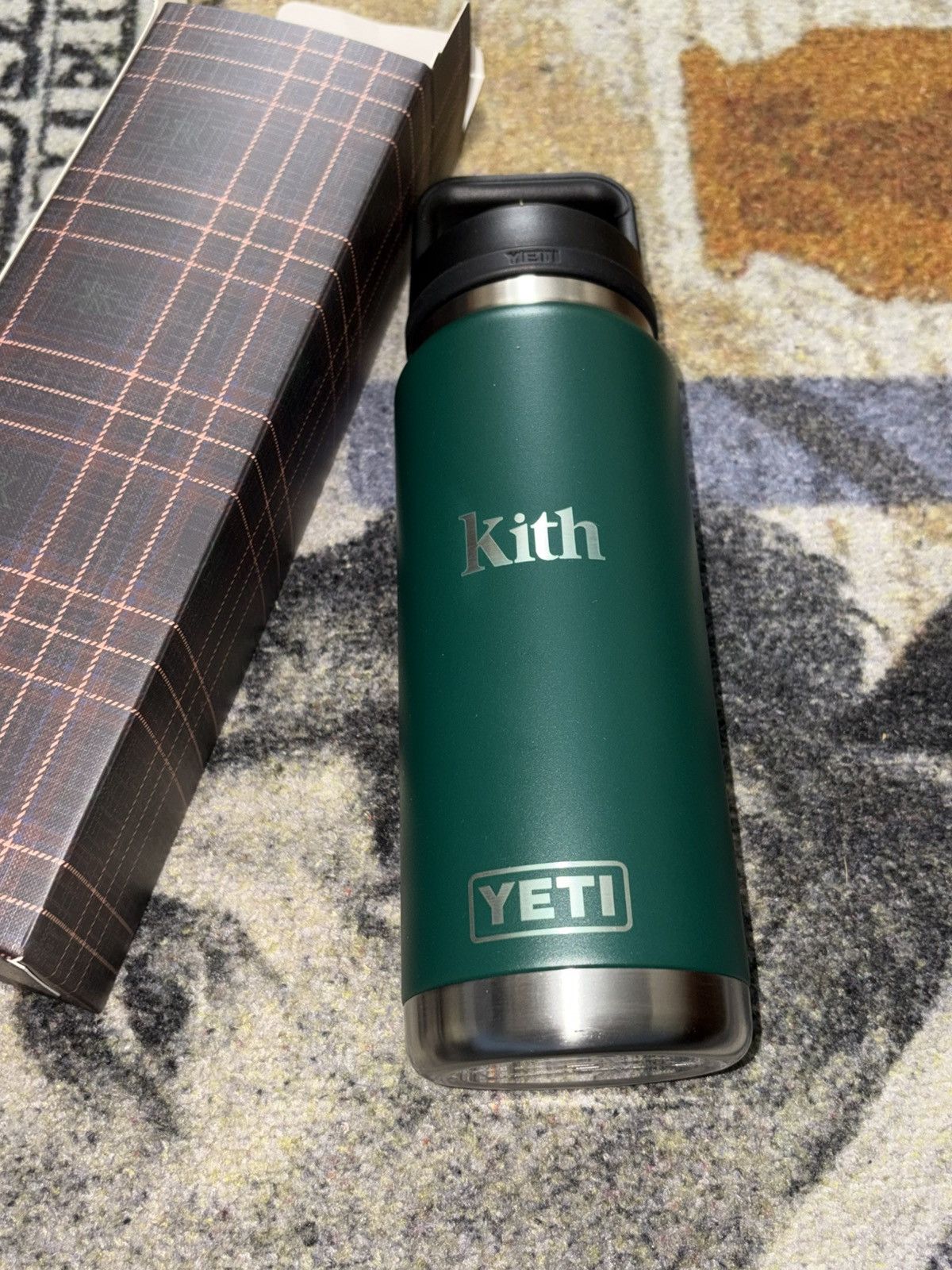 Kith Kith Kithmas Yeti Rambler 26 Oz Water Bottle Size ONE SIZE - 2 Thumbnail
