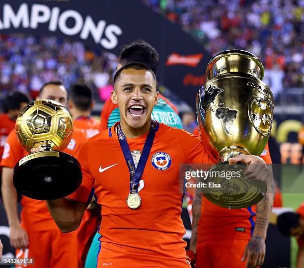 Nike Chile 2016/17 Alexis Sanchez Home Jersey Size US S / EU 44-46 / 1 - 2 Thumbnail