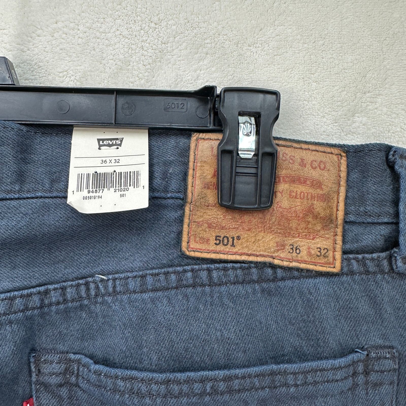 Levi's LEVI'S 501 VINTAGE STYLE MEN'S 36X32 DARK WASH STRAIGHT LEG Size US 36 / EU 52 - 7 Thumbnail
