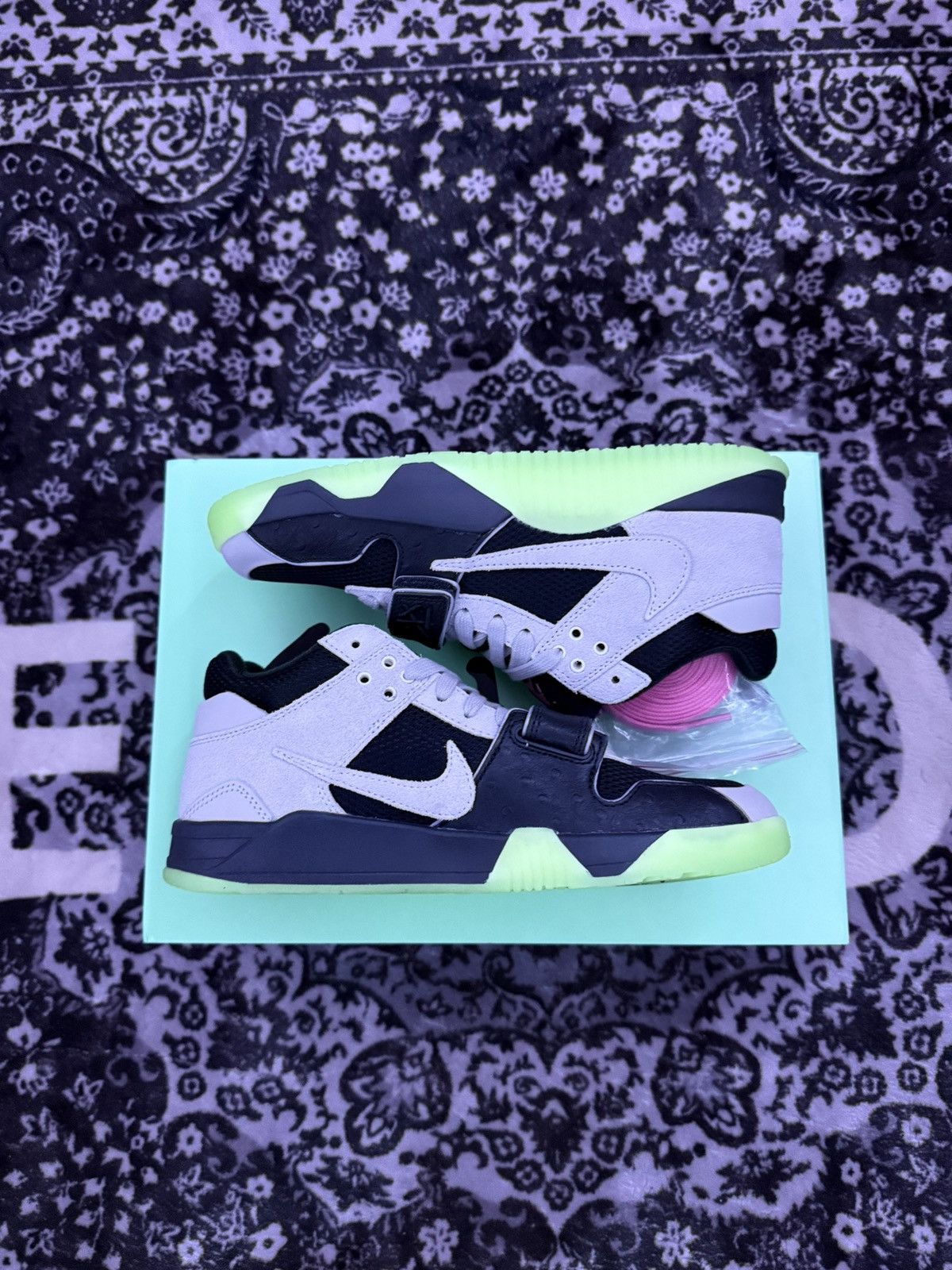 Jordan Brand × Travis Scott Chase B x Travis Scott Jumpman Jack TR Black Night Silver Size US 6.5 / EU 39-40 - 5 Thumbnail