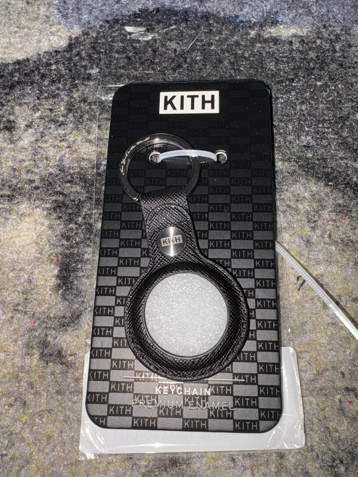 Kith Kith Miami Instore Exclusive Airtag Keychain Size ONE SIZE - 2 Thumbnail