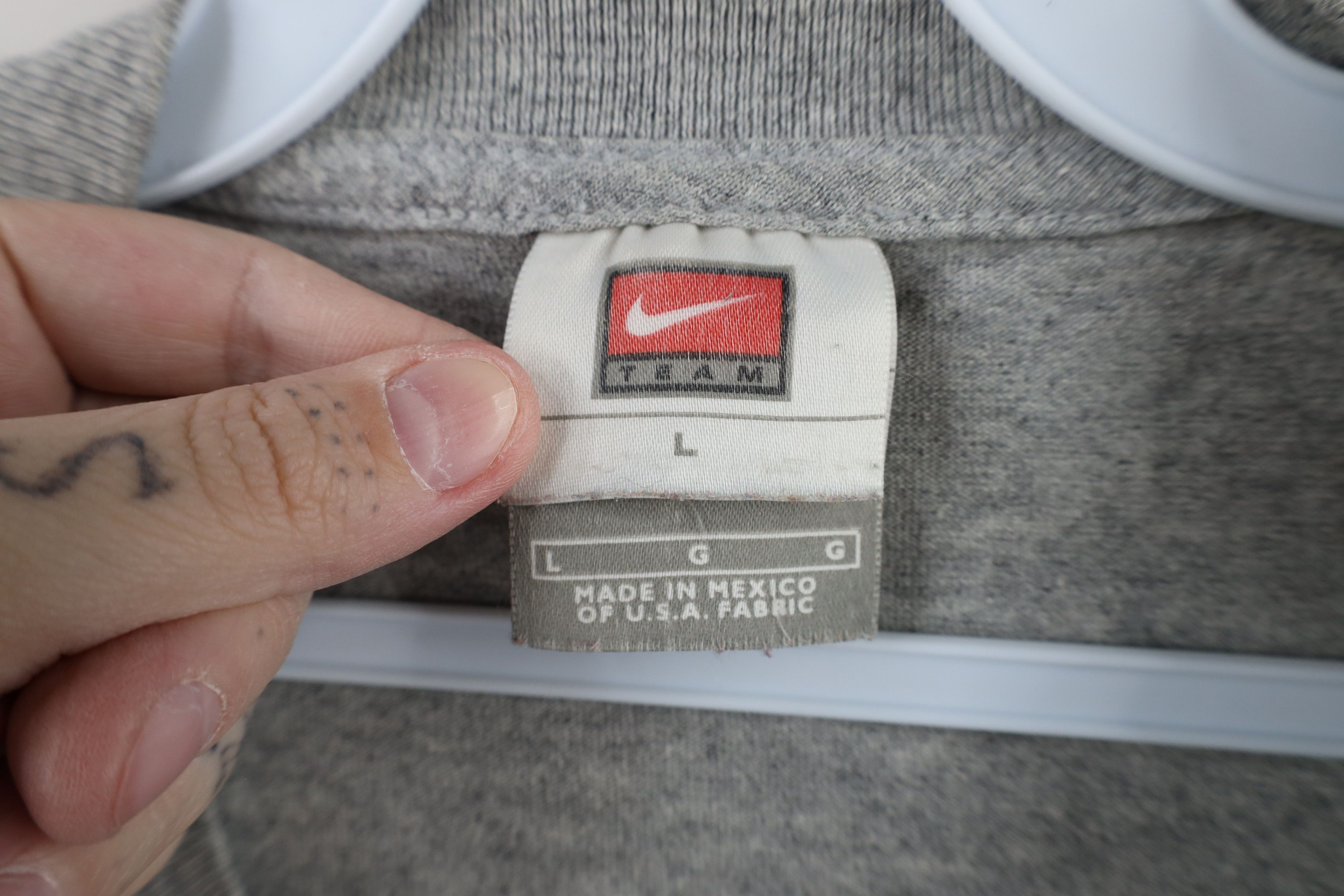 Nike × Vintage Vintage Nike Mini Swoosh University of Michigan T-Shirt Size US L / EU 52-54 / 3 - 9 Thumbnail