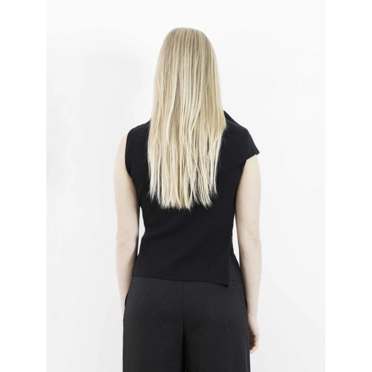 Chanel × Karl Lagerfeld Chanel sleeveless cashmere sweater zip details. Size XS / US 0-2 / IT 36-38 - 4 Thumbnail