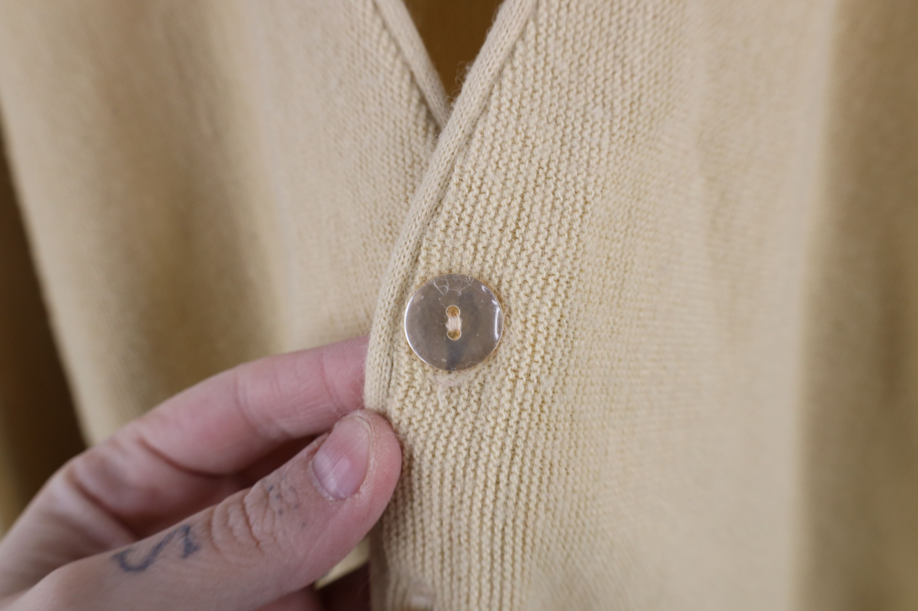 Vintage Vintage 70s Streetwear Blank Knit Cardigan Sweater Beige USA Size US XL / EU 56 / 4 - 7 Thumbnail
