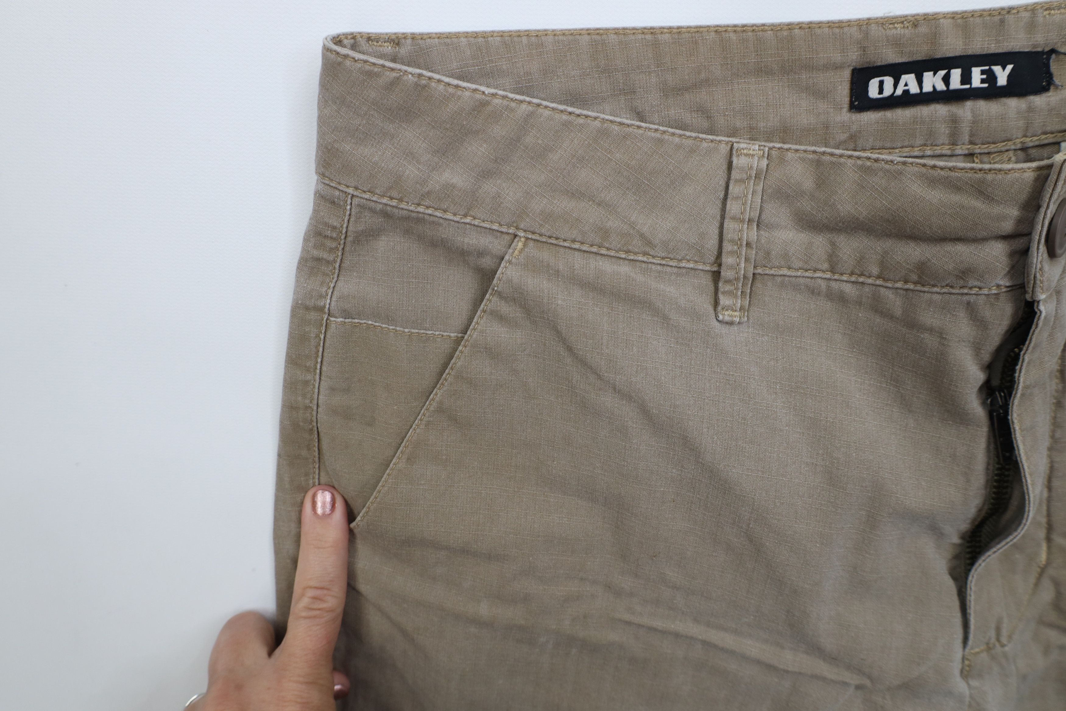 Oakley Vintage Oakley O Logo Ripstop Above Knee Shorts Brown Cotton Size US 34 / EU 50 - 9 Thumbnail