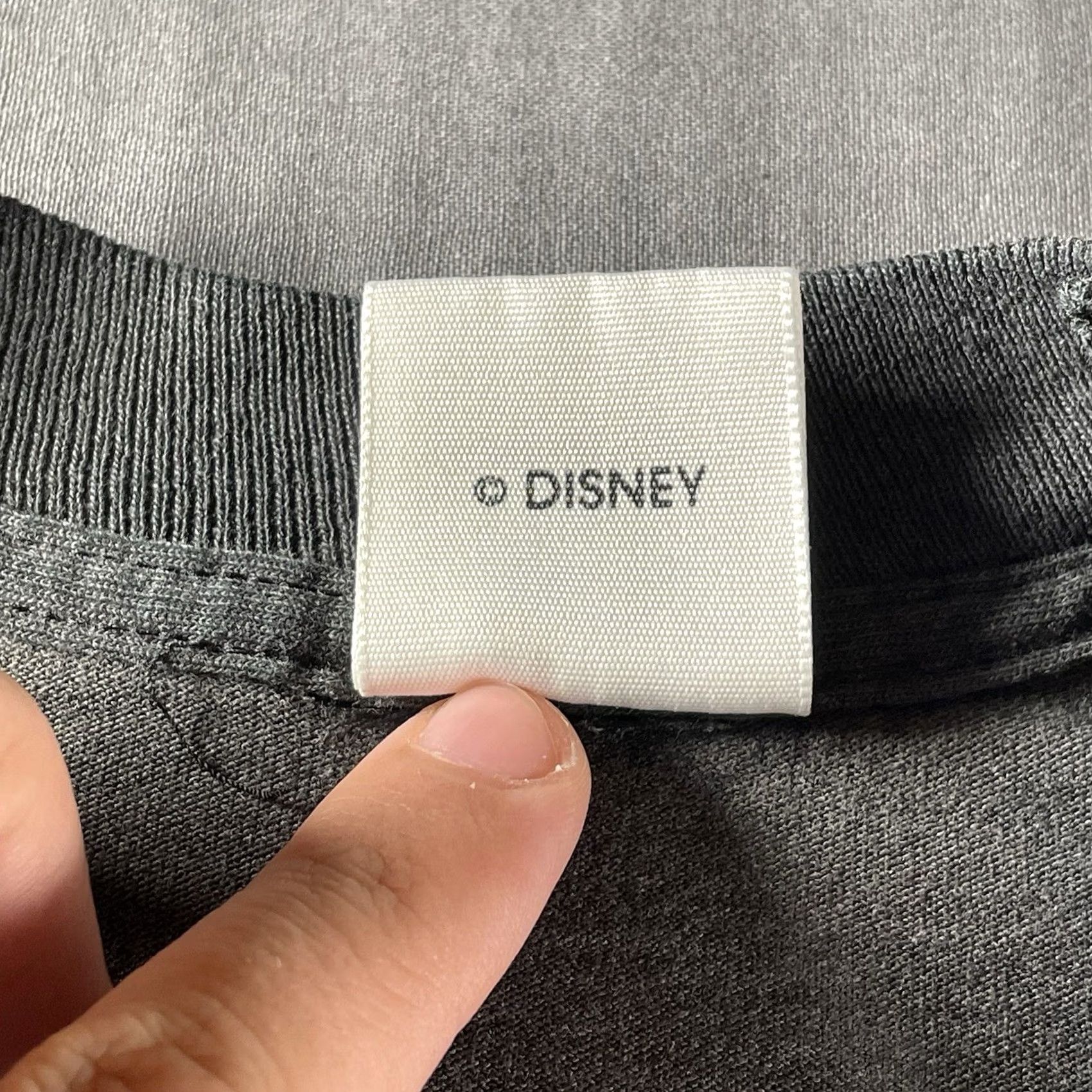 Disney VINTAGE Body Glove Shirt Mens L Black 90s Disney Cotton Crew Neck Short Sleeve 3D Textured Size US L / EU 52-54 / 3 - 3 Thumbnail