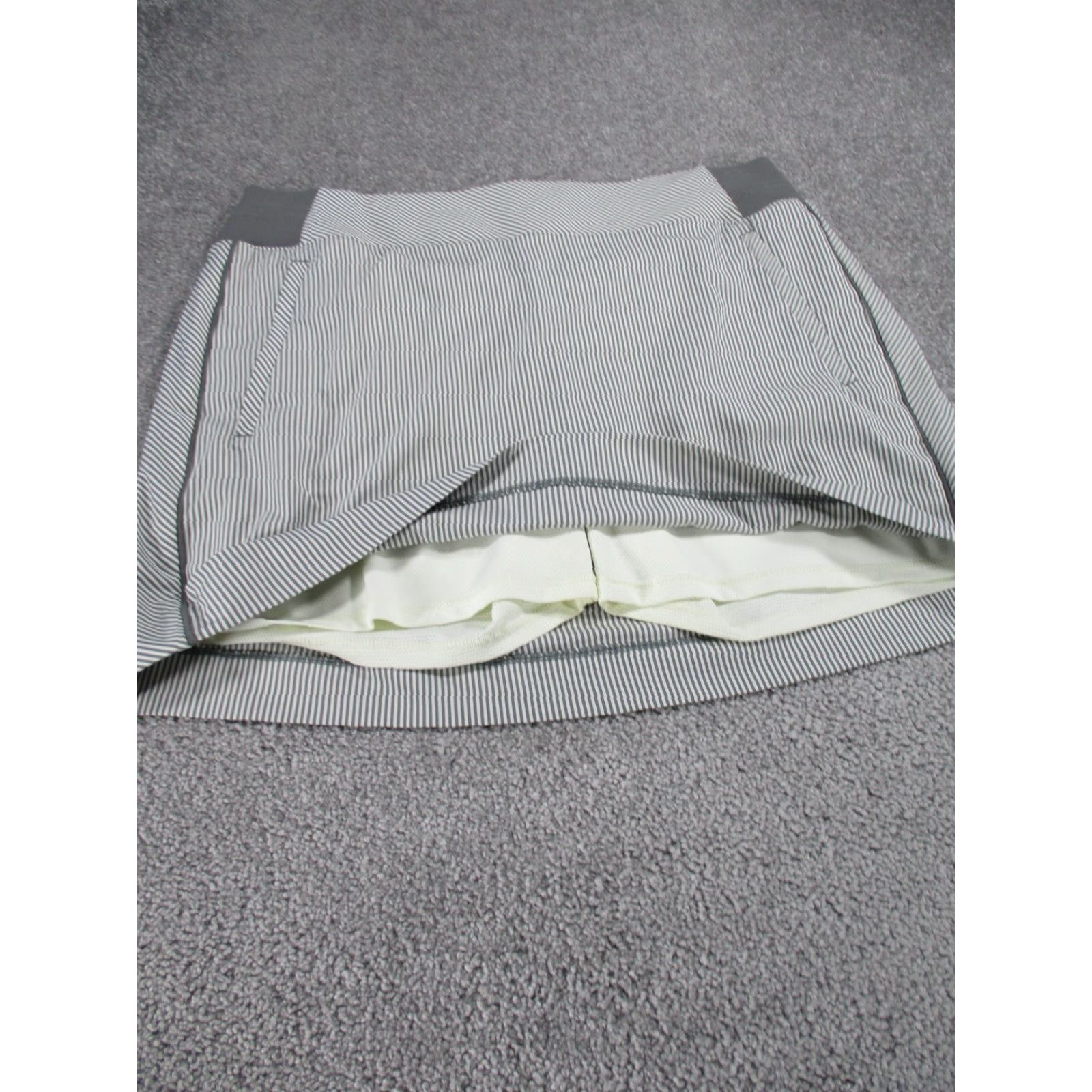 Athleta Athleta Skort Womens 16 Gray White Stripes - Textured Athletic 16" Brooklyn - 16" - Regular Size 16 Size ONE SIZE - 2 Thumbnail