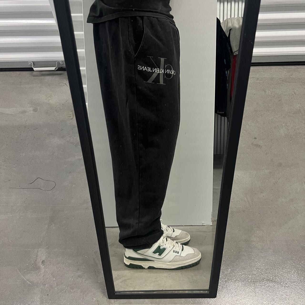 Calvin Klein Vintage Y2K/2000s Black Calvin Klein Sweatpants with Pockets and adjustable waistband w/ drawstrings! Size US 40 / EU 56 - 1 Thumbnail