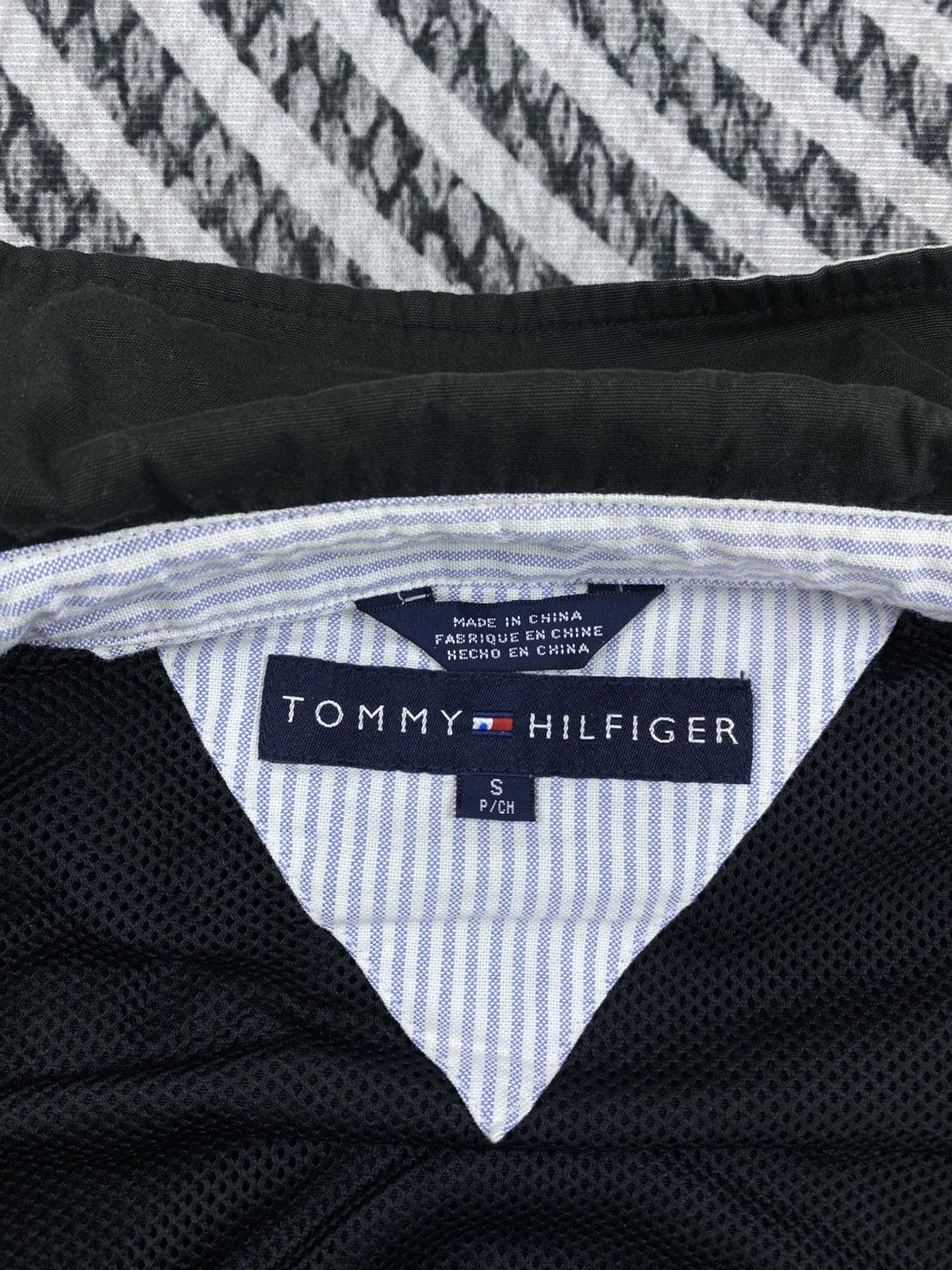 Tommy Hilfiger Vintage Tommy Hilfiger Cotton Zipper Jacket Size US M / EU 48-50 / 2 - 10 Thumbnail