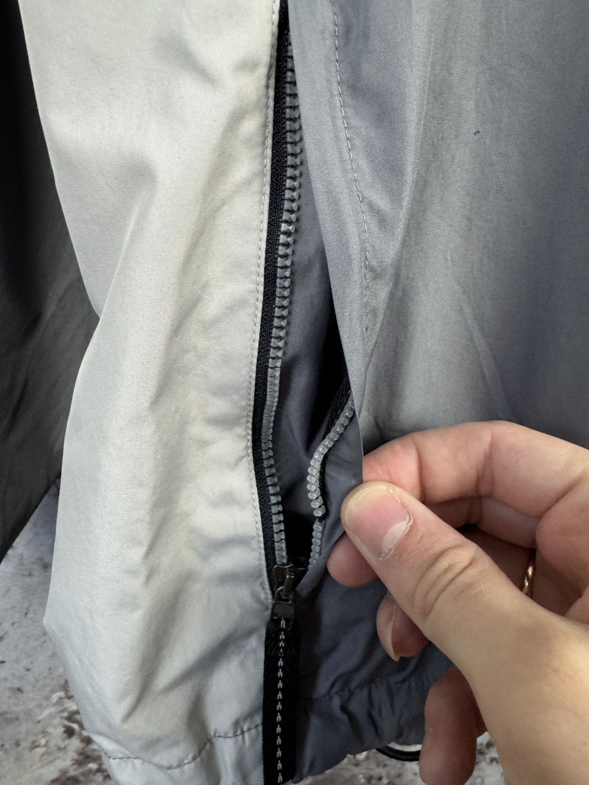 Nike Men’s Vintage Gray Nike Windbreaker Size XL Size US XL / EU 56 / 4 - 10 Thumbnail