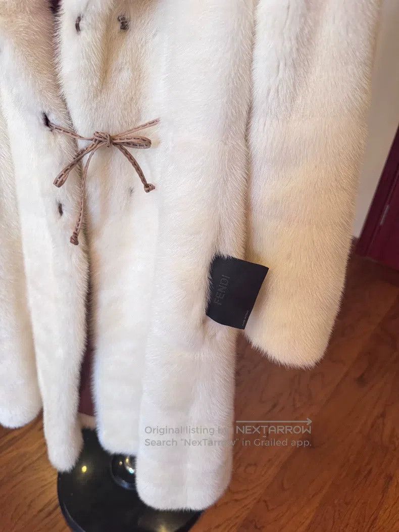 Fendi Fendi Off-White Mink Fur Size XS / US 0-2 / IT 36-38 - 2 Thumbnail