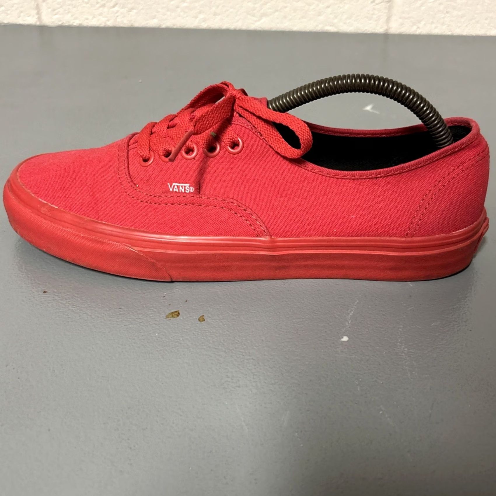 Vans VANS Unisex Red Canvas Lace-Up Low-Top Authentic Sneakers Size 8.5 Men’s Size US 9 / EU 42 - 5 Thumbnail
