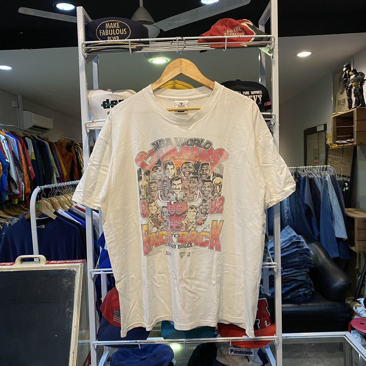 image of Vintage '91-92 Chicago Bulls Nba Champion Tee Distressed in White, Men's (Size XL)
