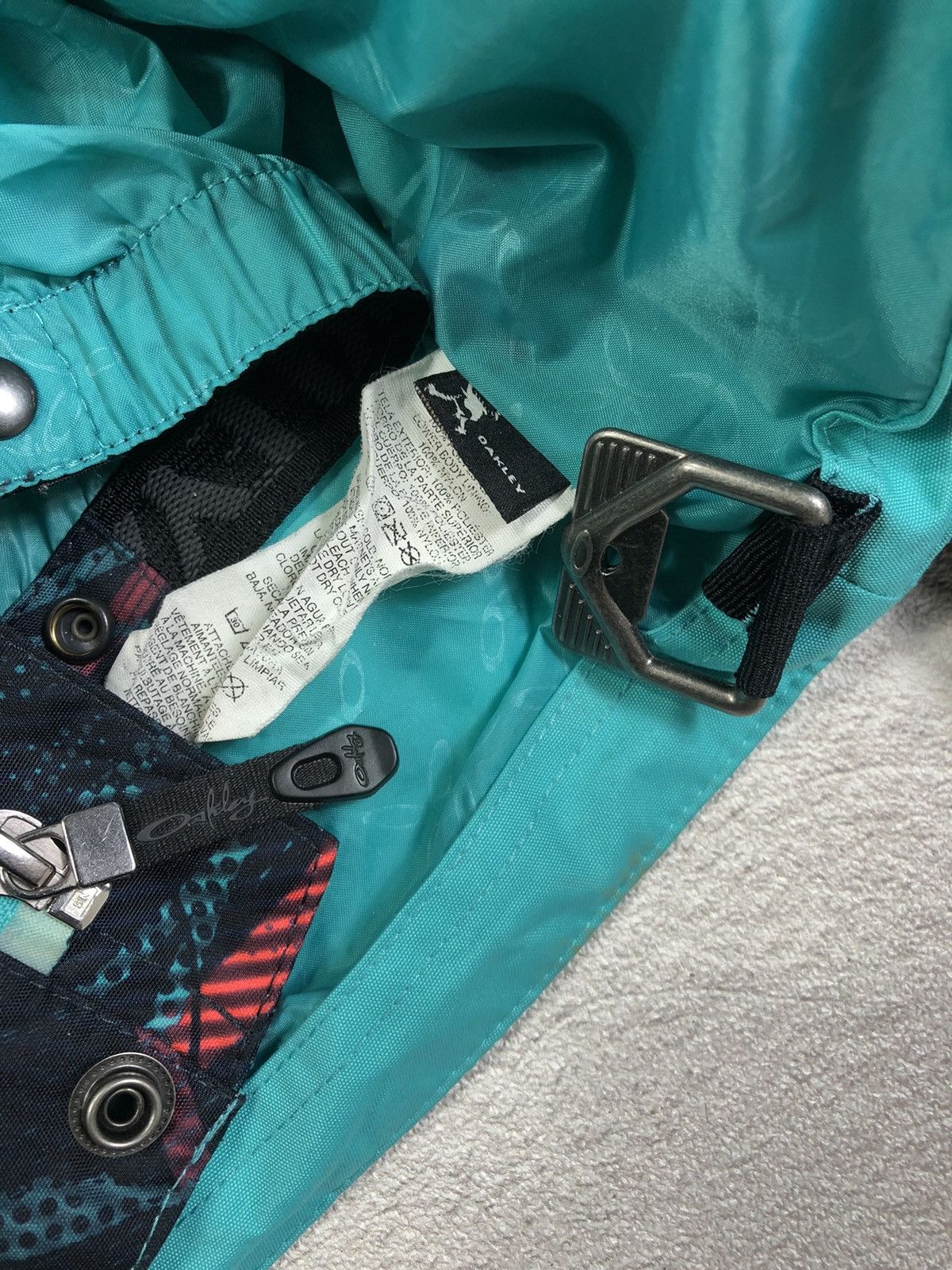 Oakley vintage rare oakley ski snowboard jacket Size US M / EU 48-50 / 2 - 8 Thumbnail