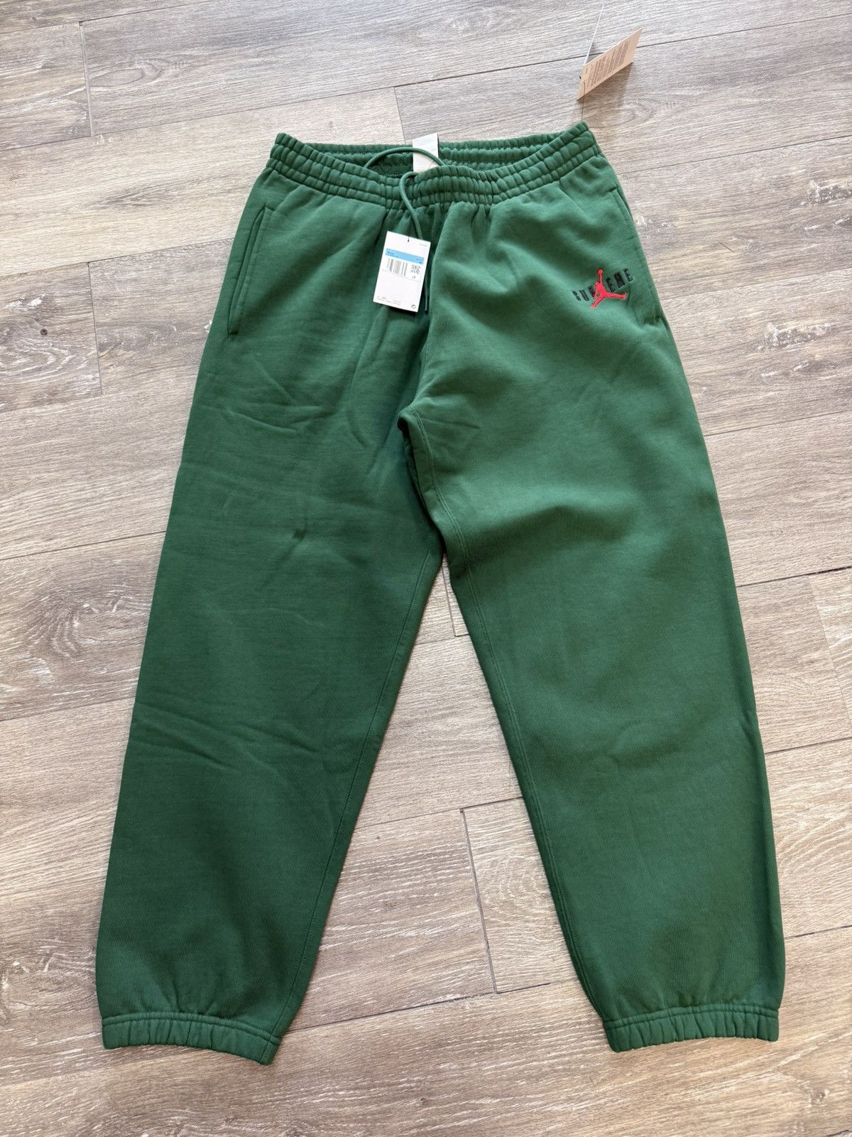 Jordan Brand × Supreme Supreme x Jordan Brand Sweatpant Size US 33 - 1 Thumbnail