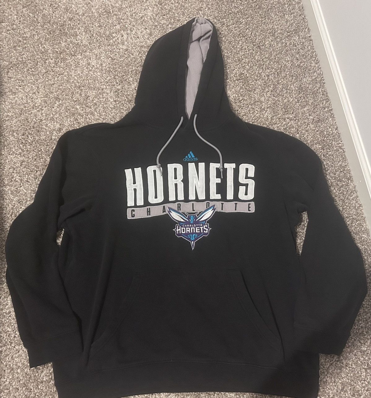 Adidas Charlotte Hornets basketball y2k adidas hoodie medium Size US M / EU 48-50 / 2 - 1 Thumbnail