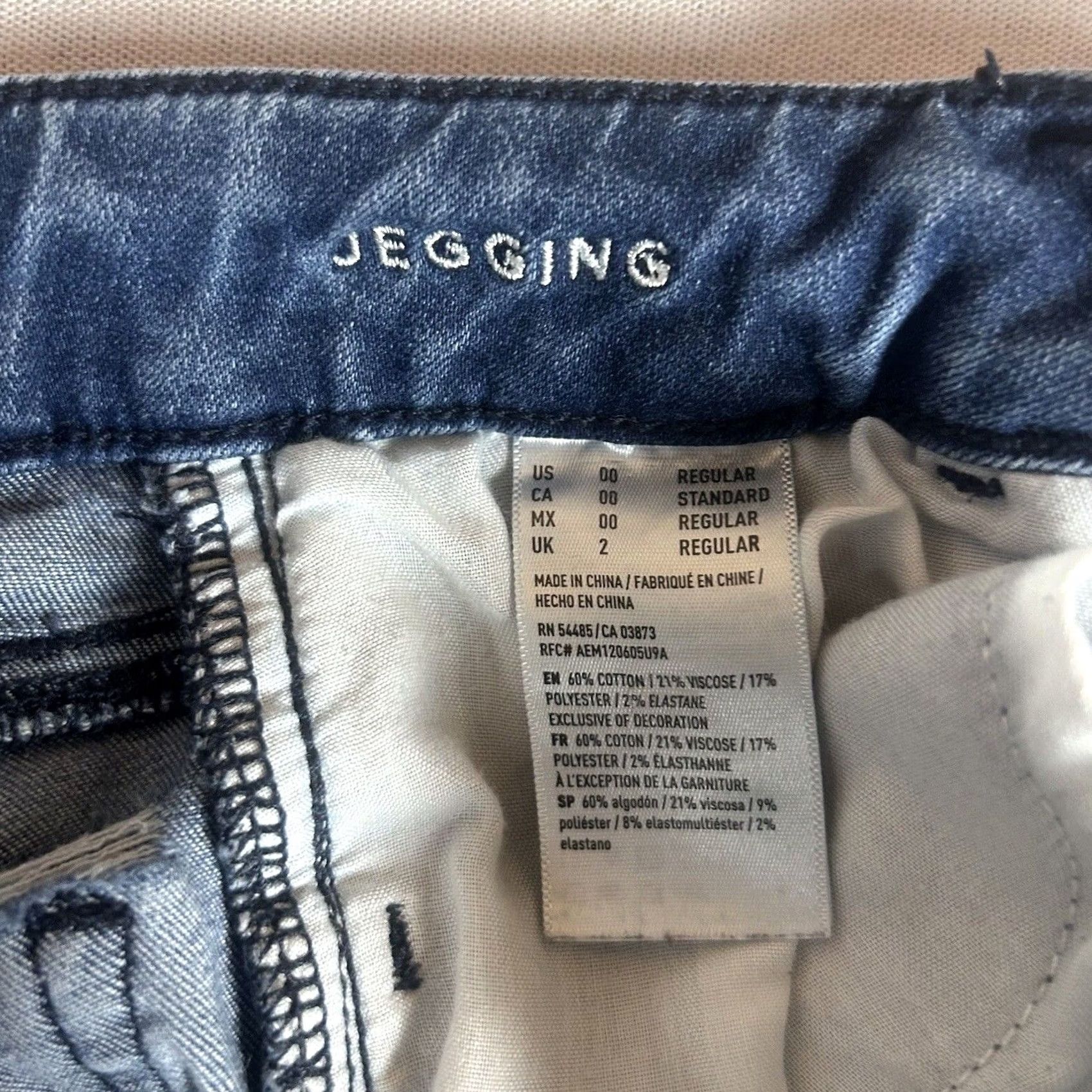 American Eagle Outfitters VINTAGE American Eagle Super Stretch Jegging Jeans Womens 00 Distressed Raw Hem AEO Jeans Slim Regular Low Rise Mens Girls Womens Size 25" / US 0 / IT 36 - 4 Thumbnail