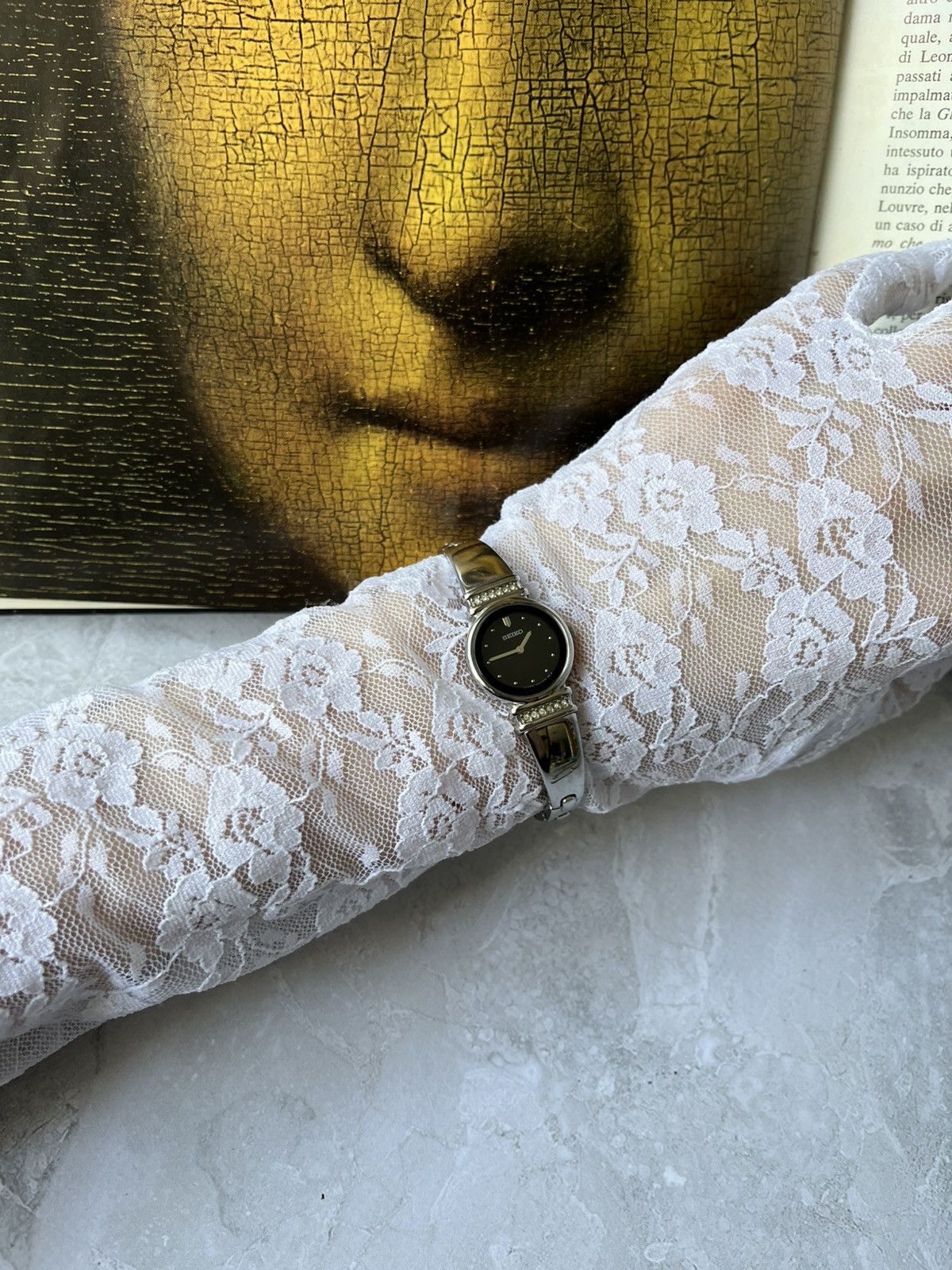 Japanese Brand × Seiko × Vintage Elegant Seiko Women’s Watch with Crystals Size ONE SIZE - 10 Thumbnail