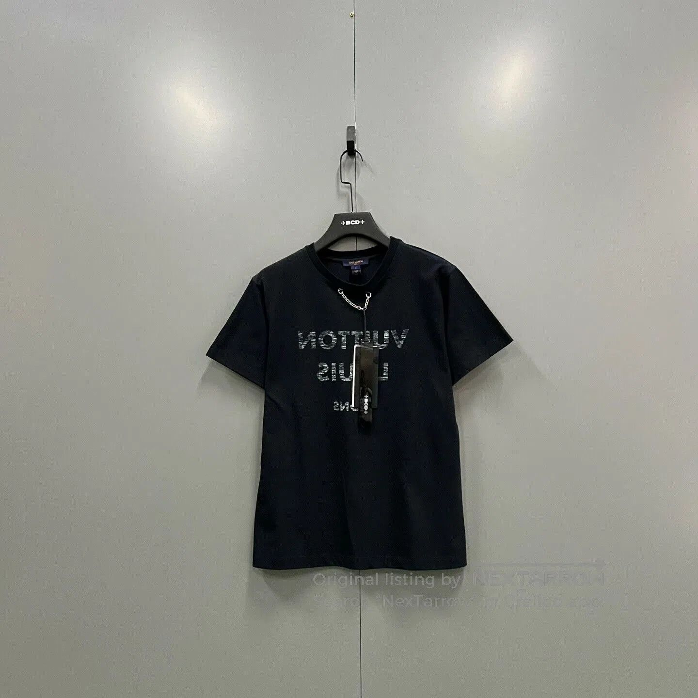 Louis Vuitton Louis Vuitton Black Logo Chain Short Sleeve. Size US L / EU 52-54 / 3 - 1 Thumbnail