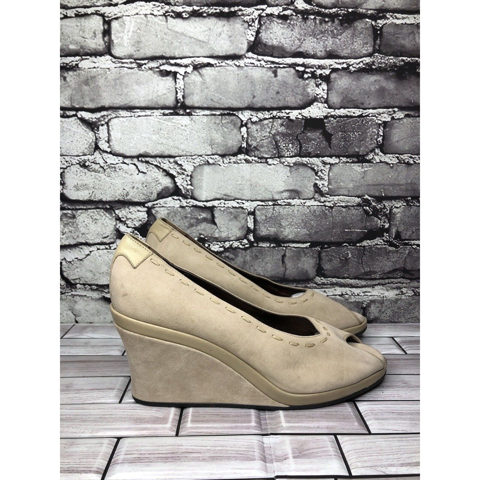 Other Taryn Rose Beige Suede Leather Peep Toe Dress High Wedges Wo Size US 9 / IT 39 - 24 Thumbnail
