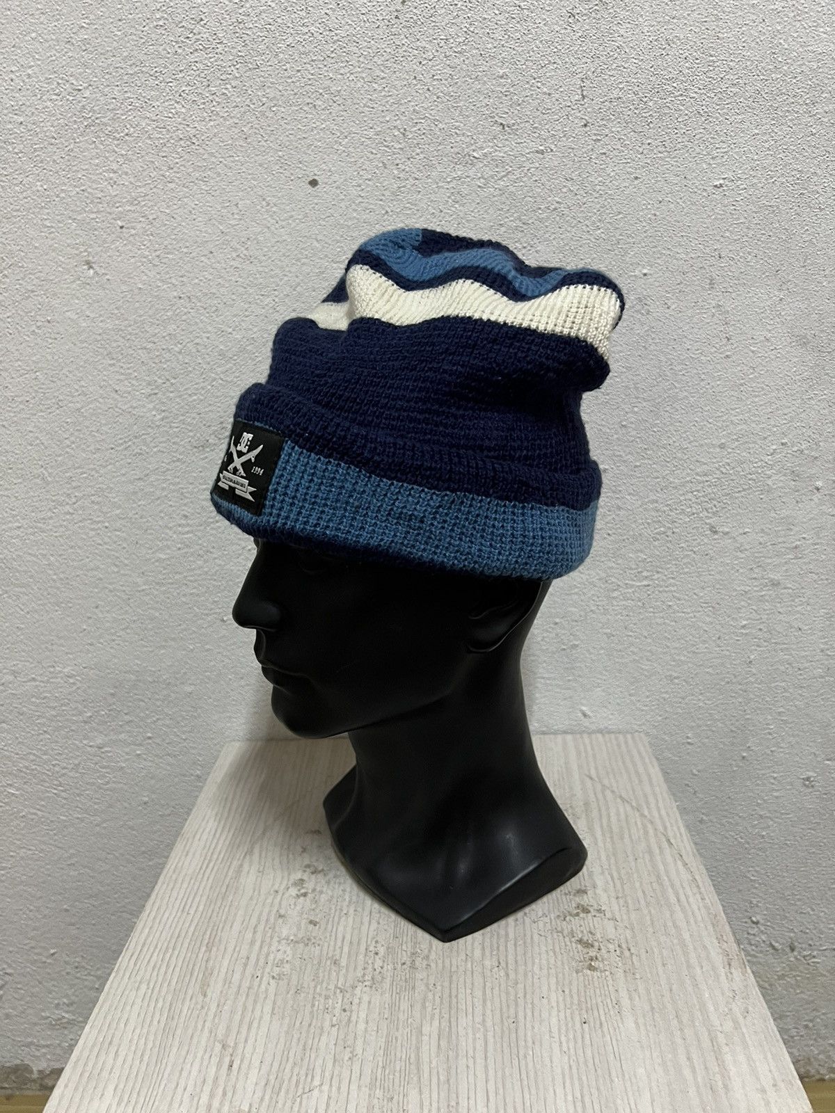 Vintage Vintage DC Shoes Skateboard Beanie Hats Size ONE SIZE - 3 Thumbnail