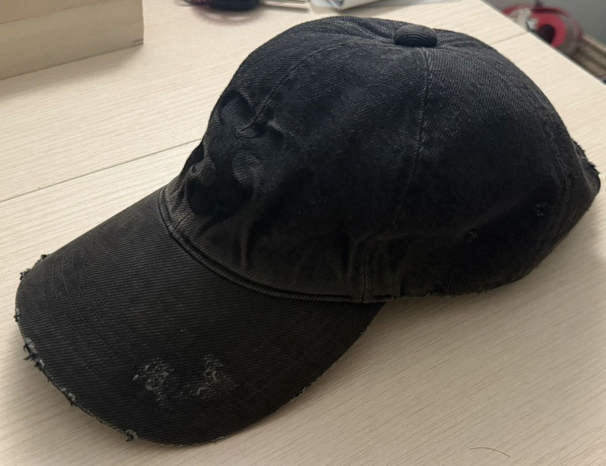 Vuja Dé Kai PL Destroyed Denim Hat