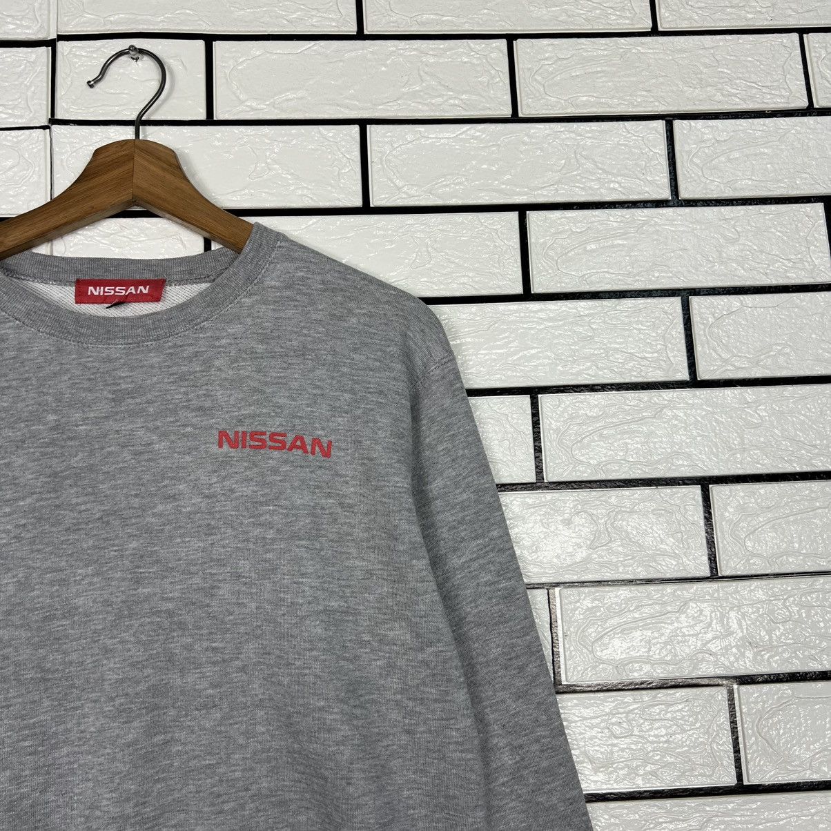 Nissan Vintage NISSAN Small Logo Crewneck Sweatshirt #4068-C185 Size US M / EU 48-50 / 2 - 4 Thumbnail