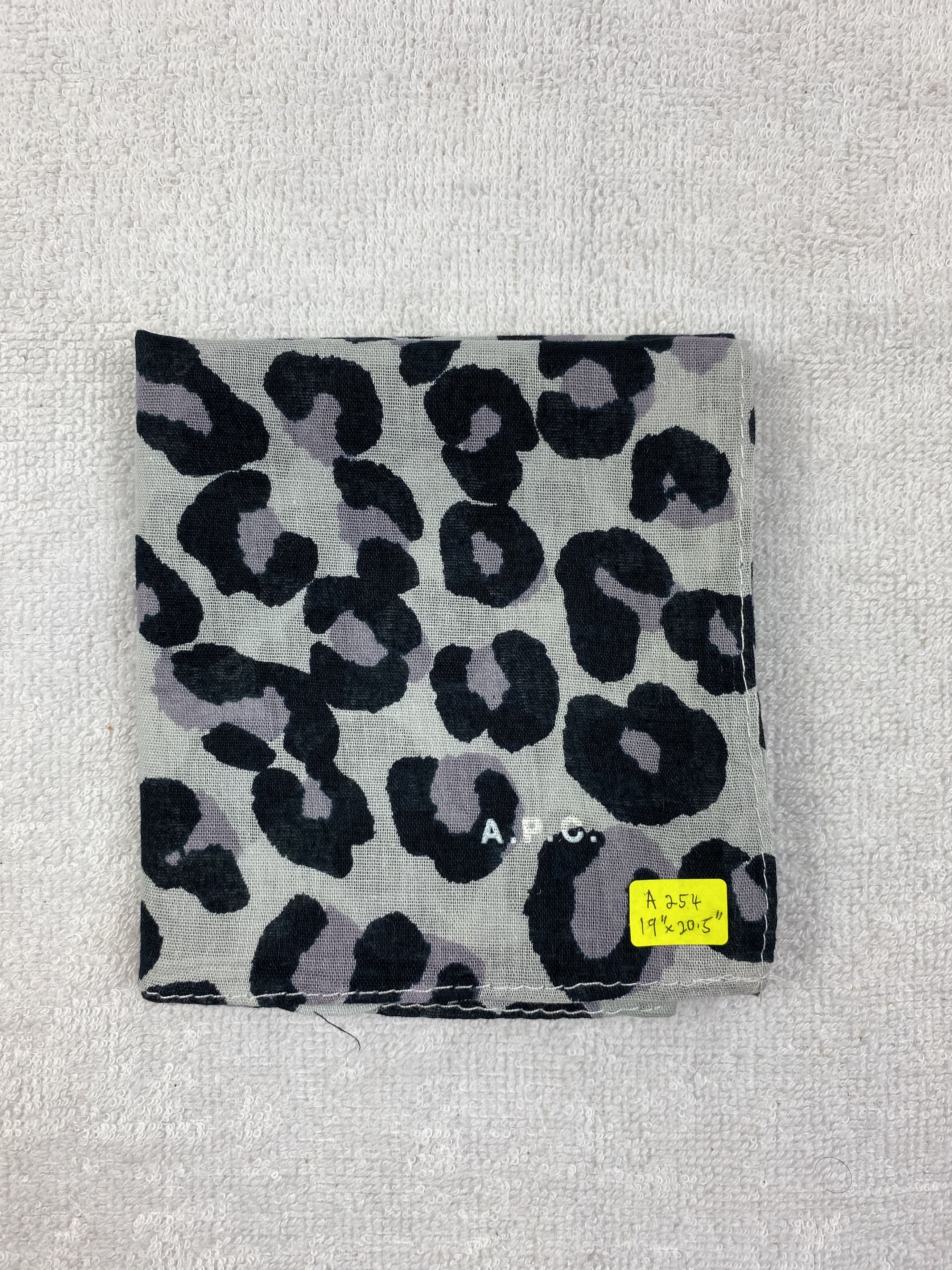 A.P.C. A.P.C Handkerchief / Bandana / Neckerchief Size ONE SIZE - 6 Thumbnail