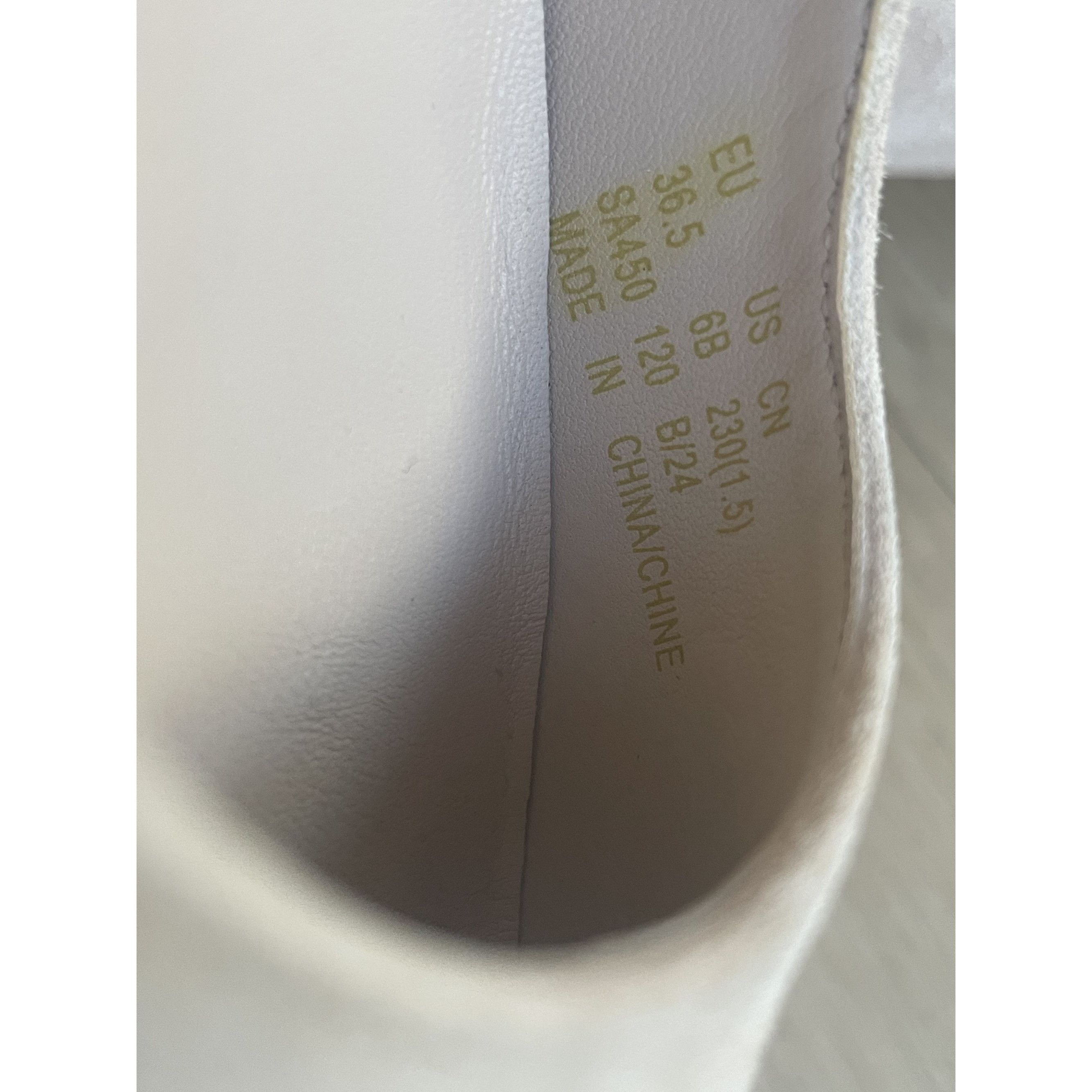 Stuart Weitzman Stuart Weitzman Beige Suede Pointed Toe Heels Size 8.5 Size US 6 / IT 36 - 10 Thumbnail