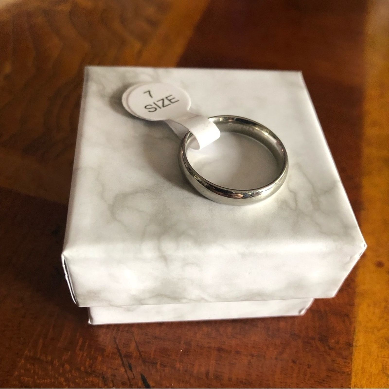 Jewelry Ladies solid 925 sterling silver 4mm classic dome band NWT 7 Size ONE SIZE - 1 Thumbnail