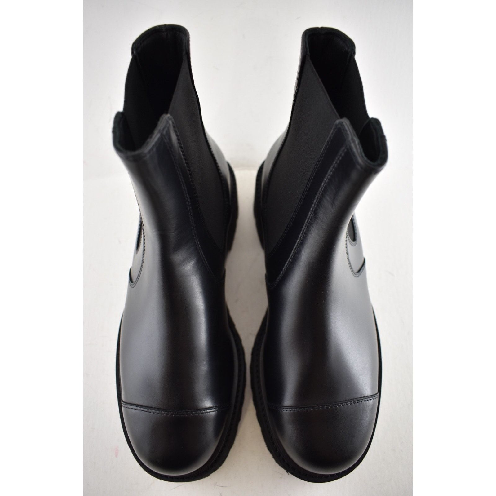Chanel Chanel 24B Calfskin CC Logo Pull On Chelsea Platform Boot 42 Size US 11 / IT 41 - 8 Thumbnail