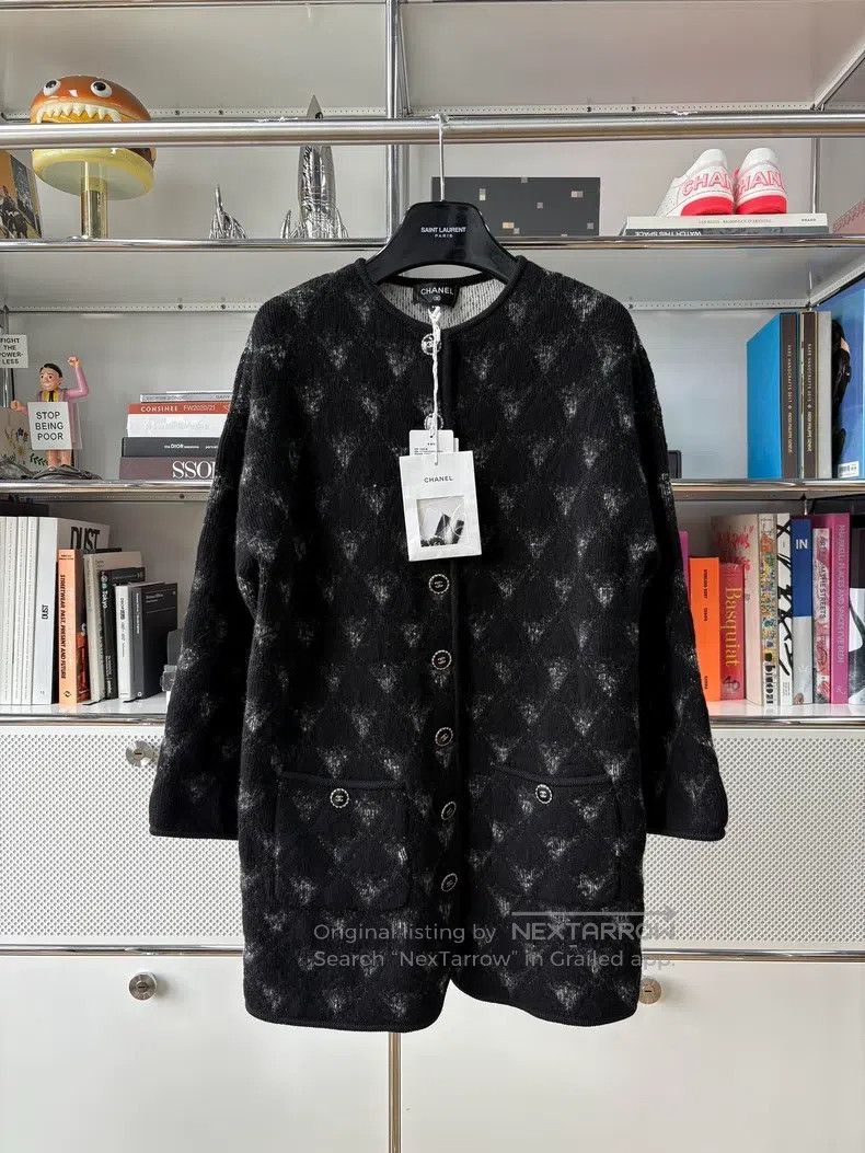 Chanel Chanel 21B black and gray snowflake cashmere medium and lo Size XXS / US 00 / IT 34 - 1 Thumbnail