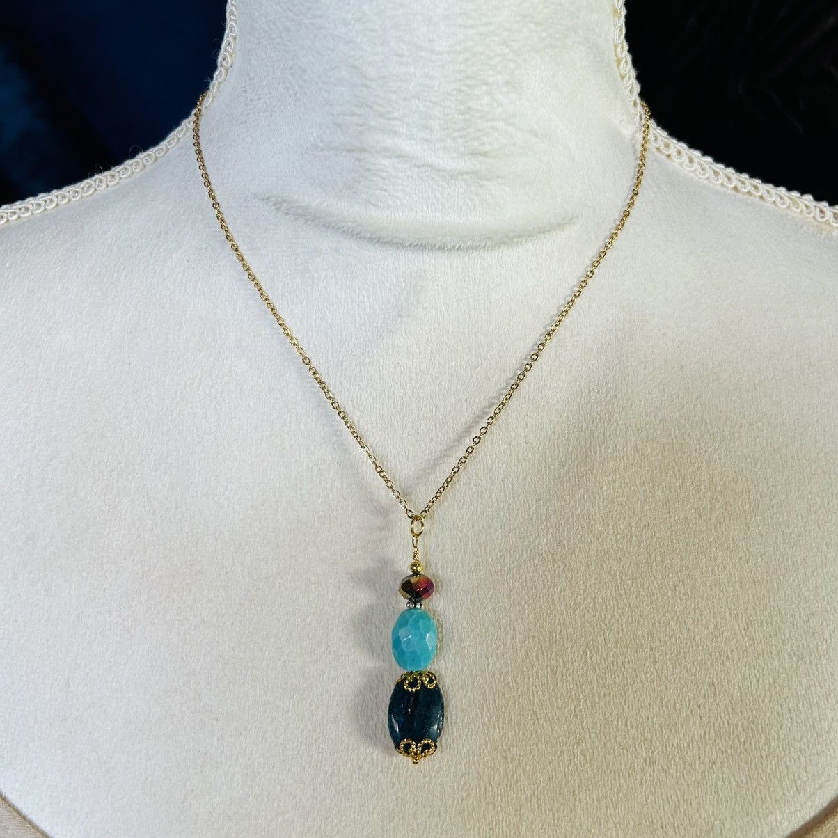 Handmade Handcrafted genuine sodalite crystal drop pendant necklace Size ONE SIZE - 3 Thumbnail
