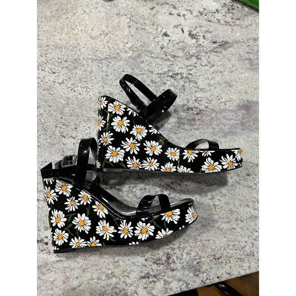 Betsey Johnson Betsey Johnson Landry Wedge In Daisy Multi‎ Print - NWOT - S Size US 8 / IT 38 - 2 Thumbnail