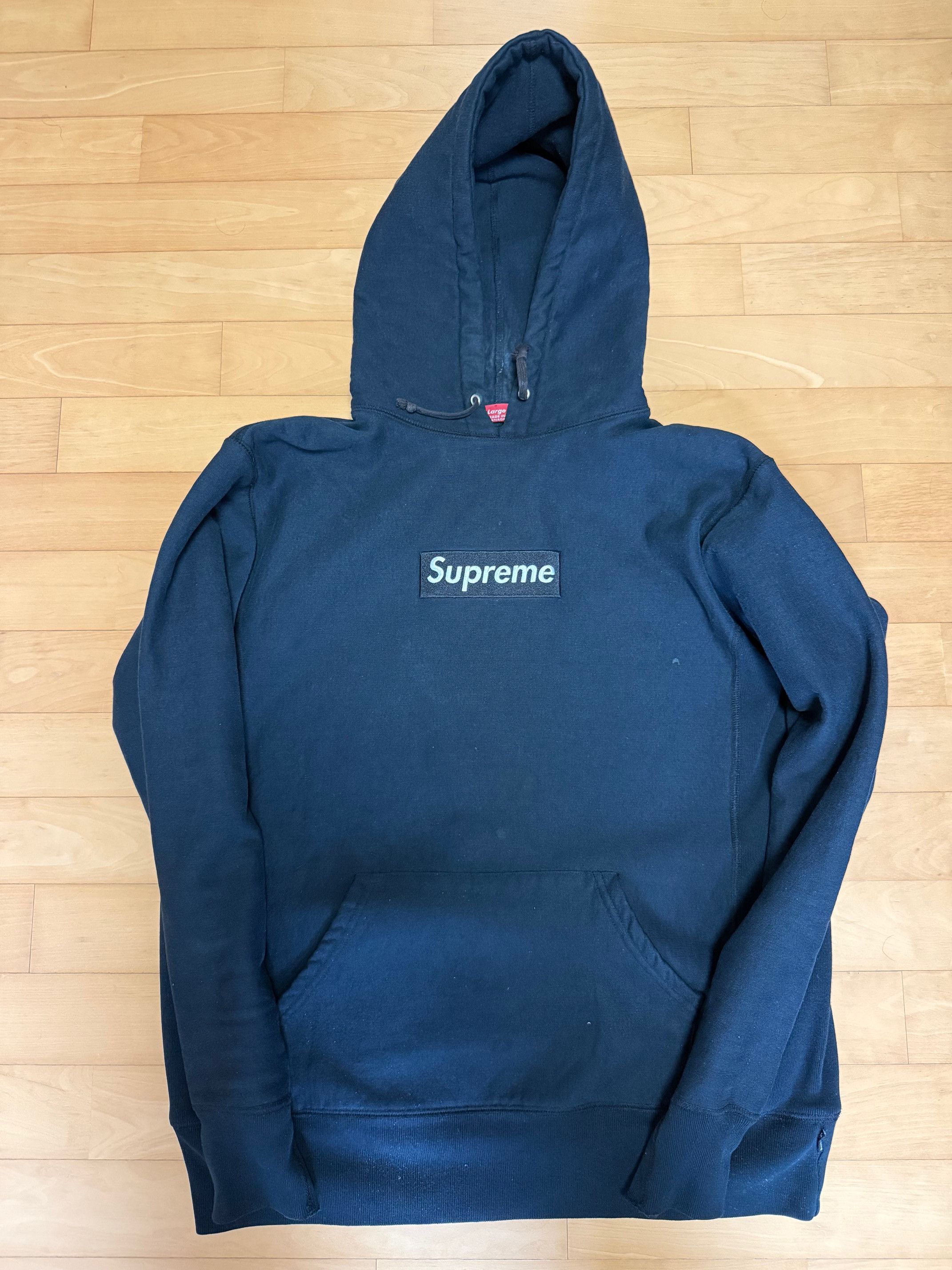 Supreme 2006 Supreme Black on Black Box Logo Hoodie - Size L Size US L / EU 52-54 / 3 - 1 Thumbnail