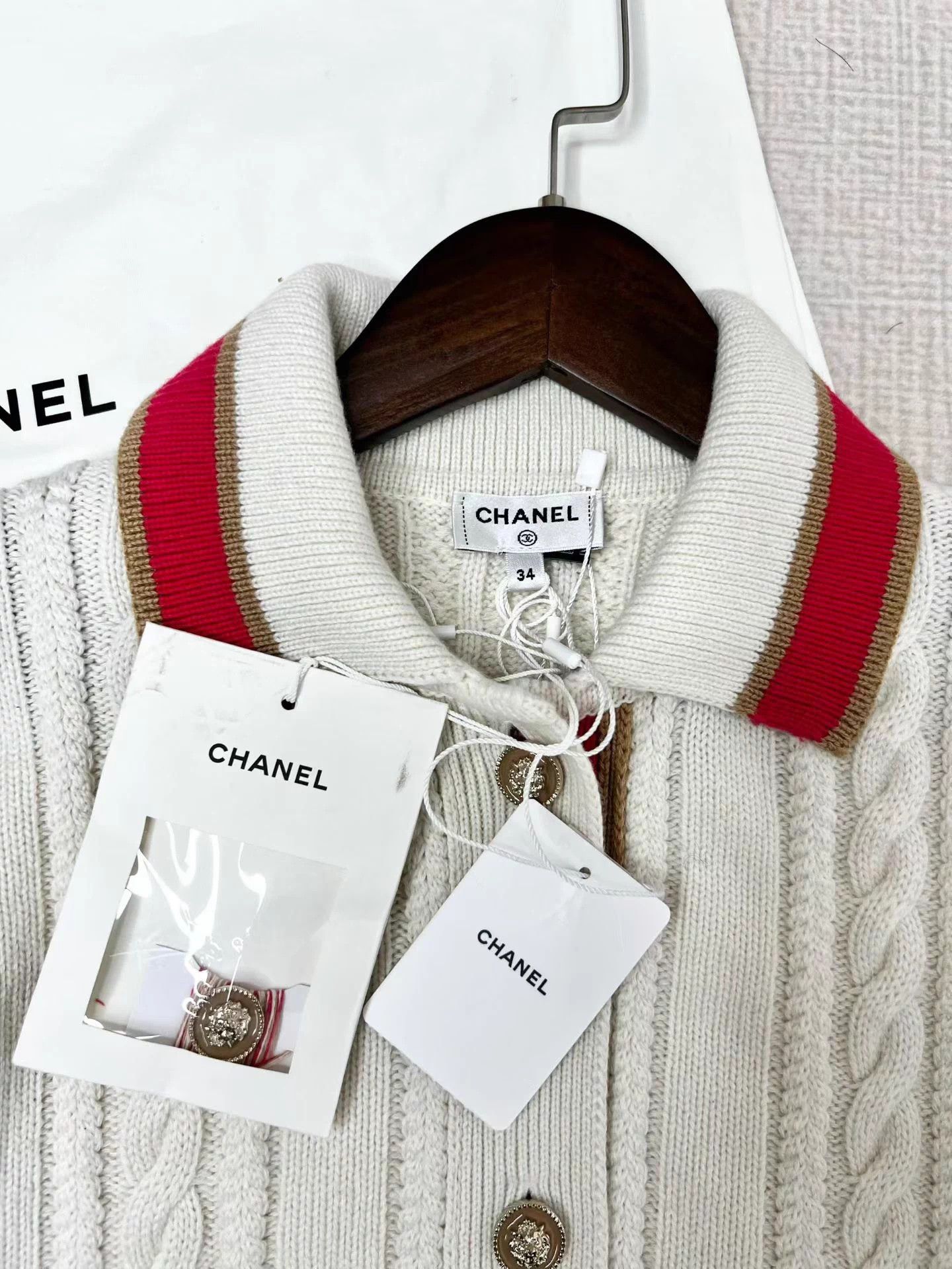 Chanel Chanel 26C Early Spring Knit Sweater Size 34 New with Tags Size XS / US 0-2 / IT 36-38 - 2 Thumbnail