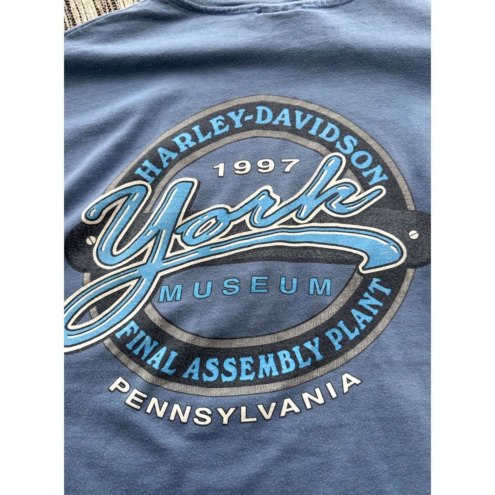 Harley Davidson VINTAGE Harley-Davidson T-Shirt Men L Blue 90s York Museum Single Stitch Logo Theme 80s 90s Biker Cartoon USA Streetwear Merch 3d Emblem Size US L / EU 52-54 / 3 - 7 Thumbnail